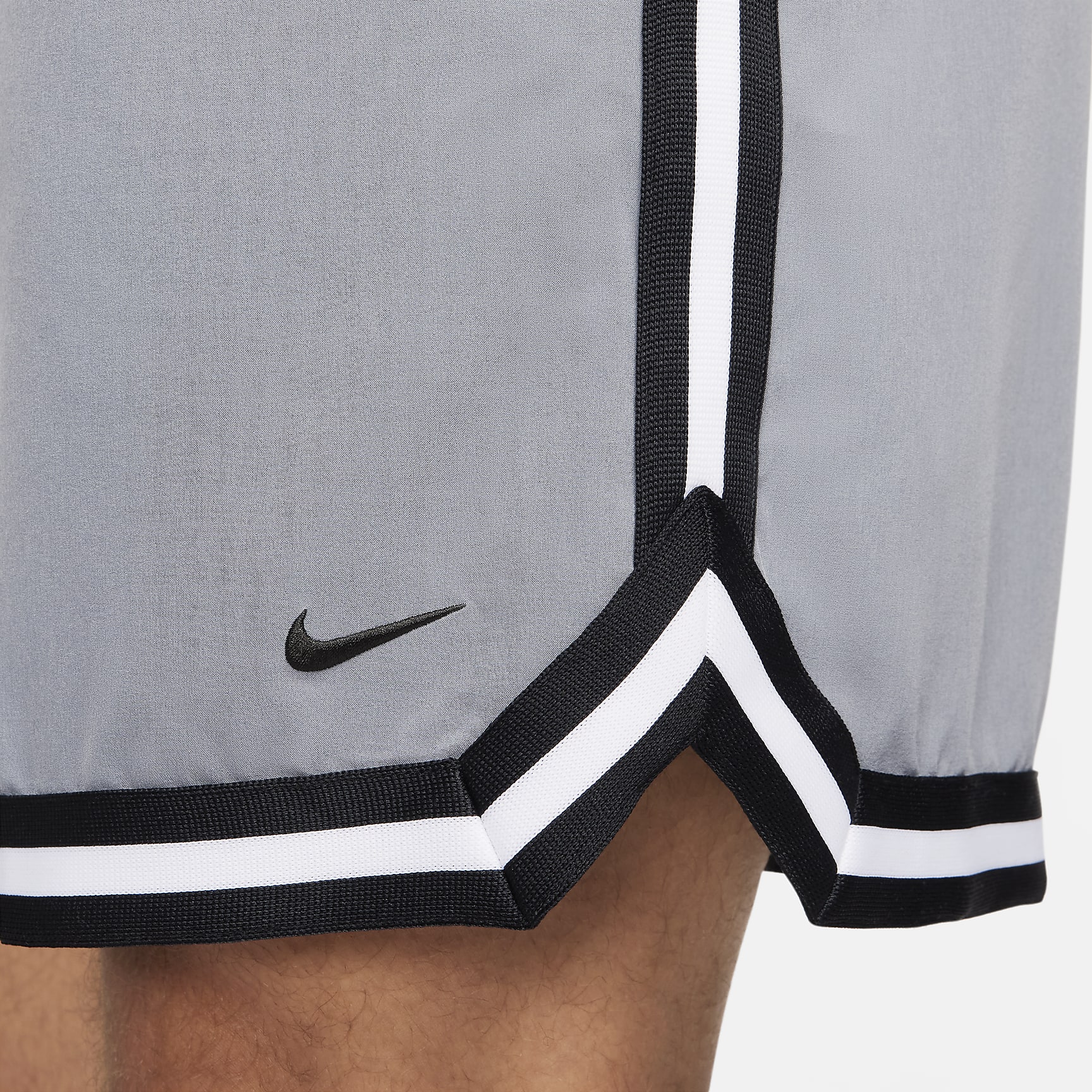 Nike DNA Men's Dri-FIT 6" UV Woven Basketball Shorts