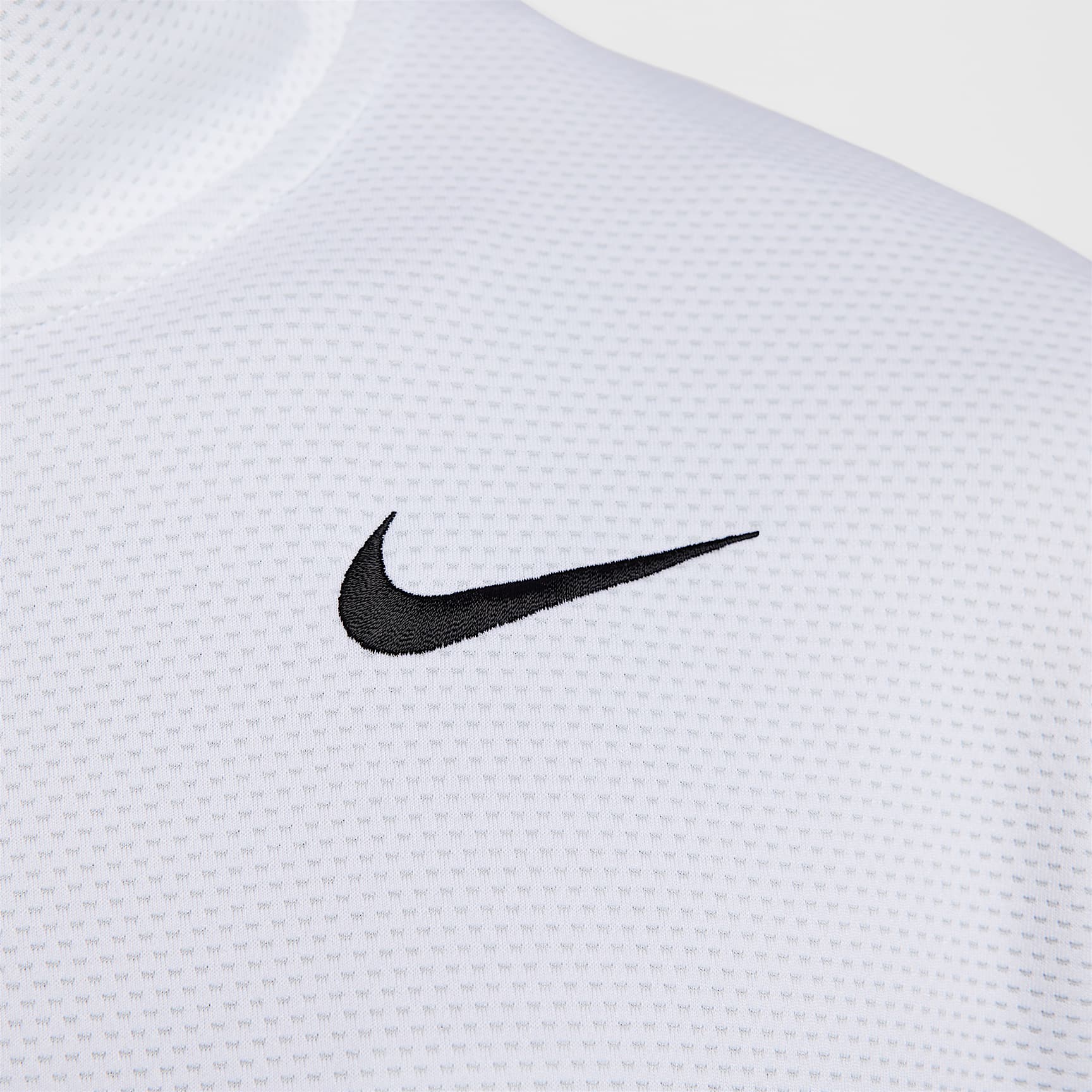 Nike Victory Men's Dri-FIT 1/2-Zip Golf Top