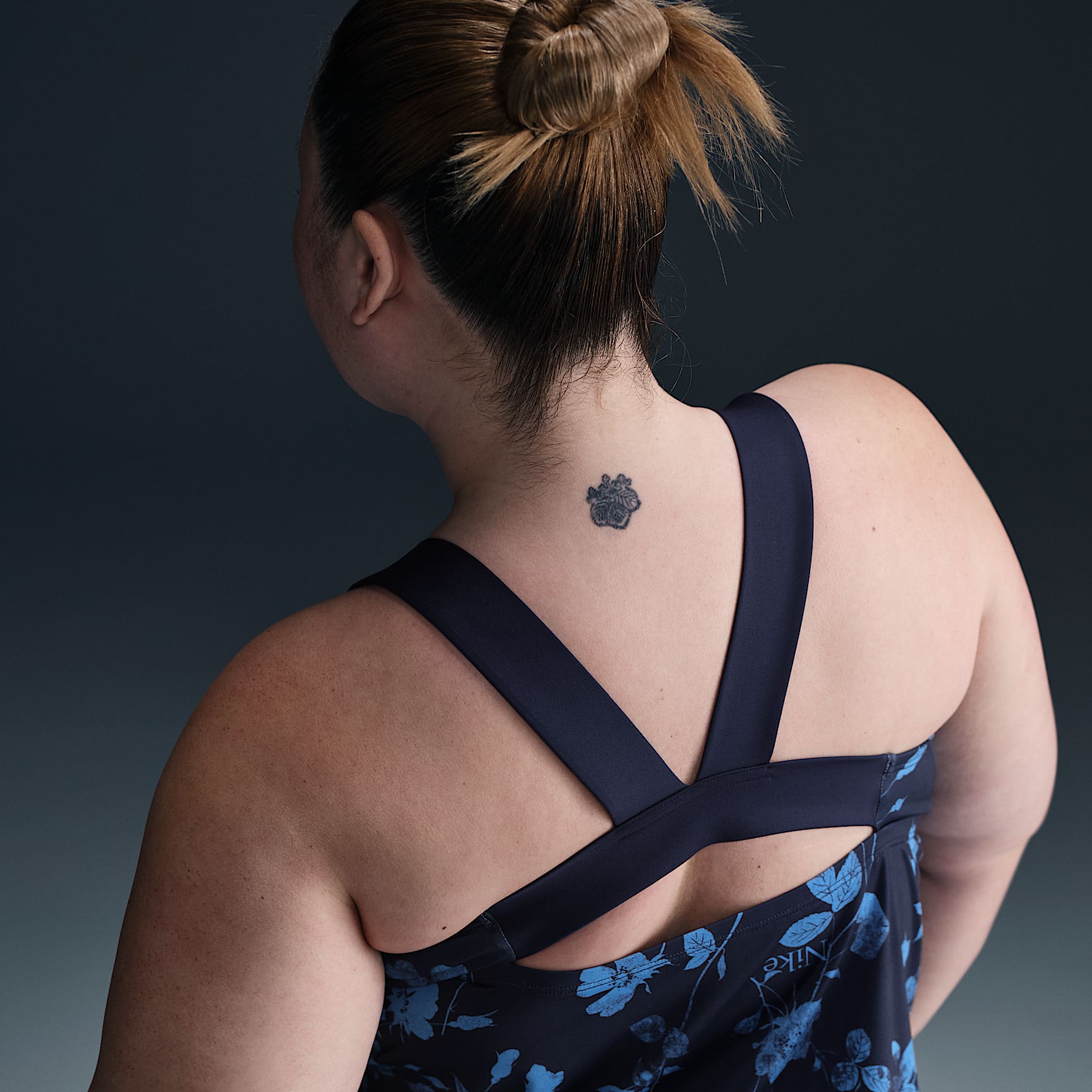 Nike Swim Essential Women's Scoop Neck Tankini- EXT