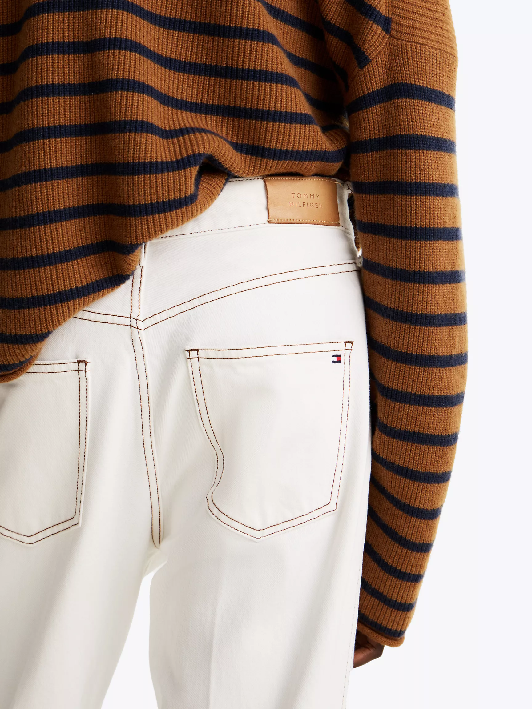 Женские джинсы Tommy Hilfiger, Свободные джинсы с контрастной строчкой и расклешенными штанинами