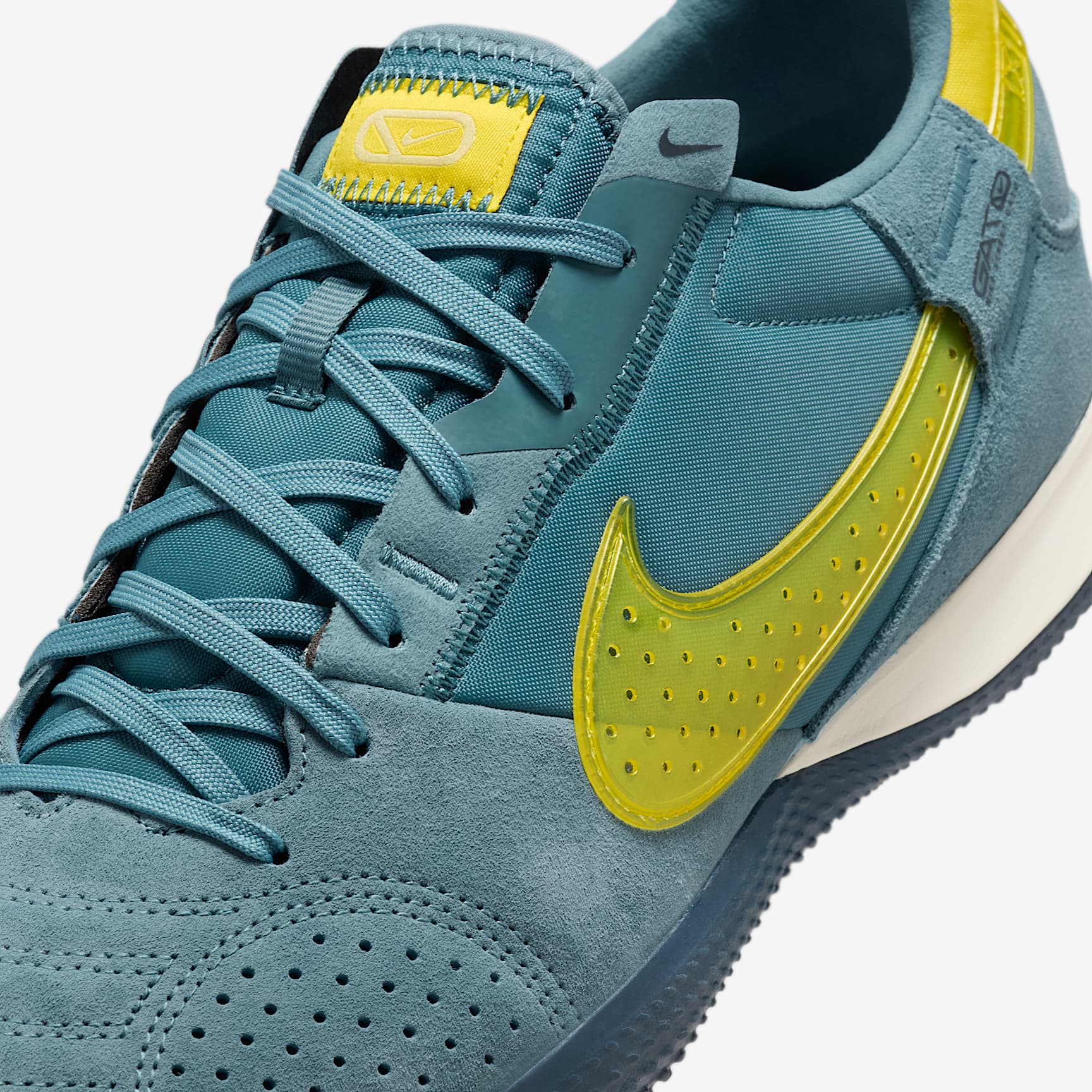 Nike Streetgato Low-Top Soccer Shoes