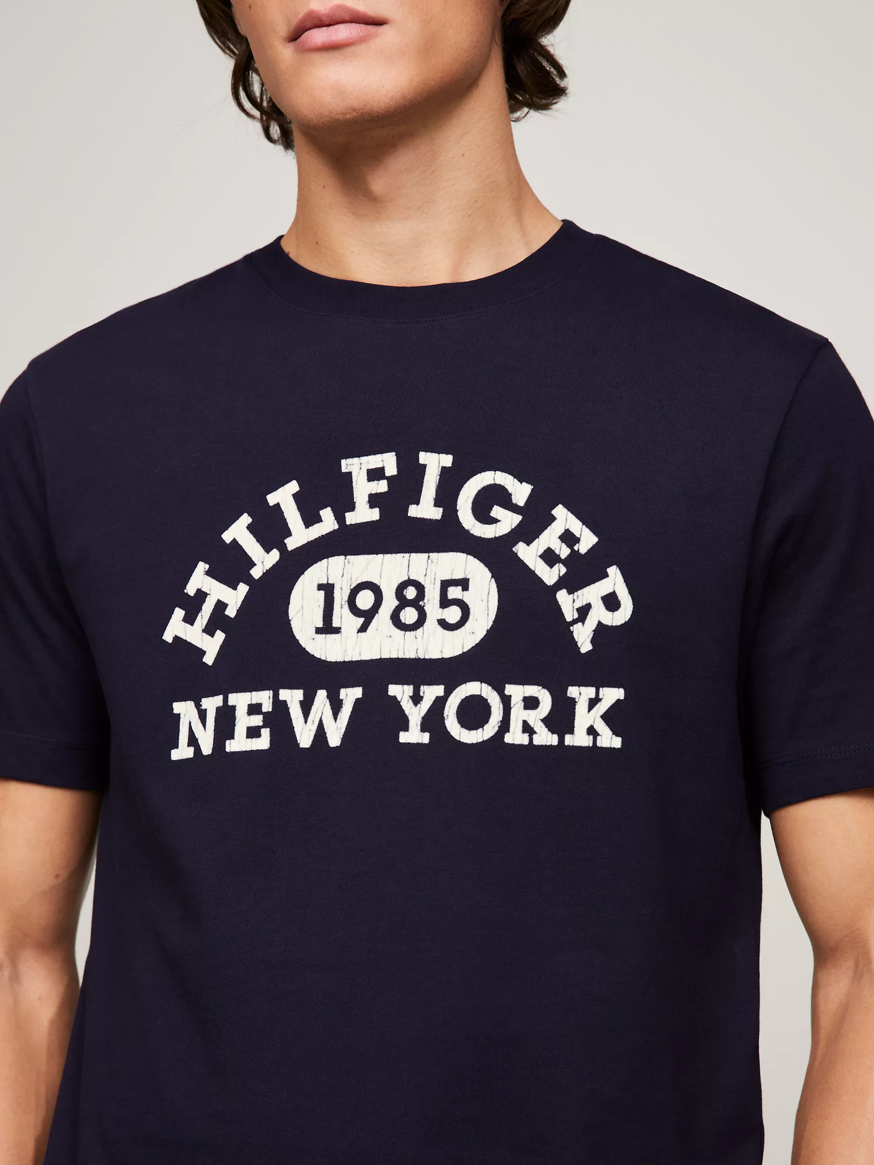 Мужская футболка Tommy Hilfiger, Футболка с университетским монограммным логотипом