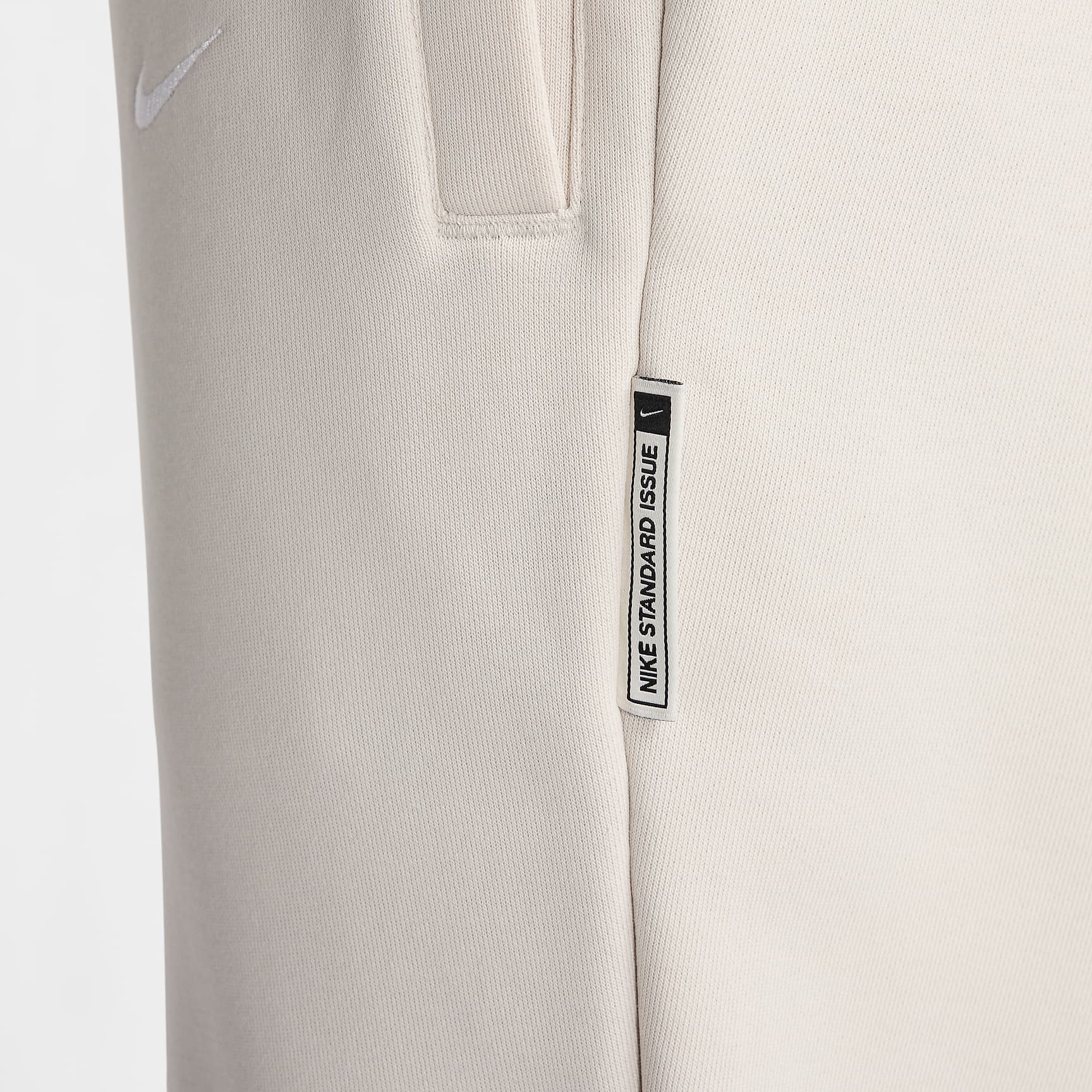 Liverpool FC Standard Issue Men's Nike Dri-FIT Soccer Tapered Pant