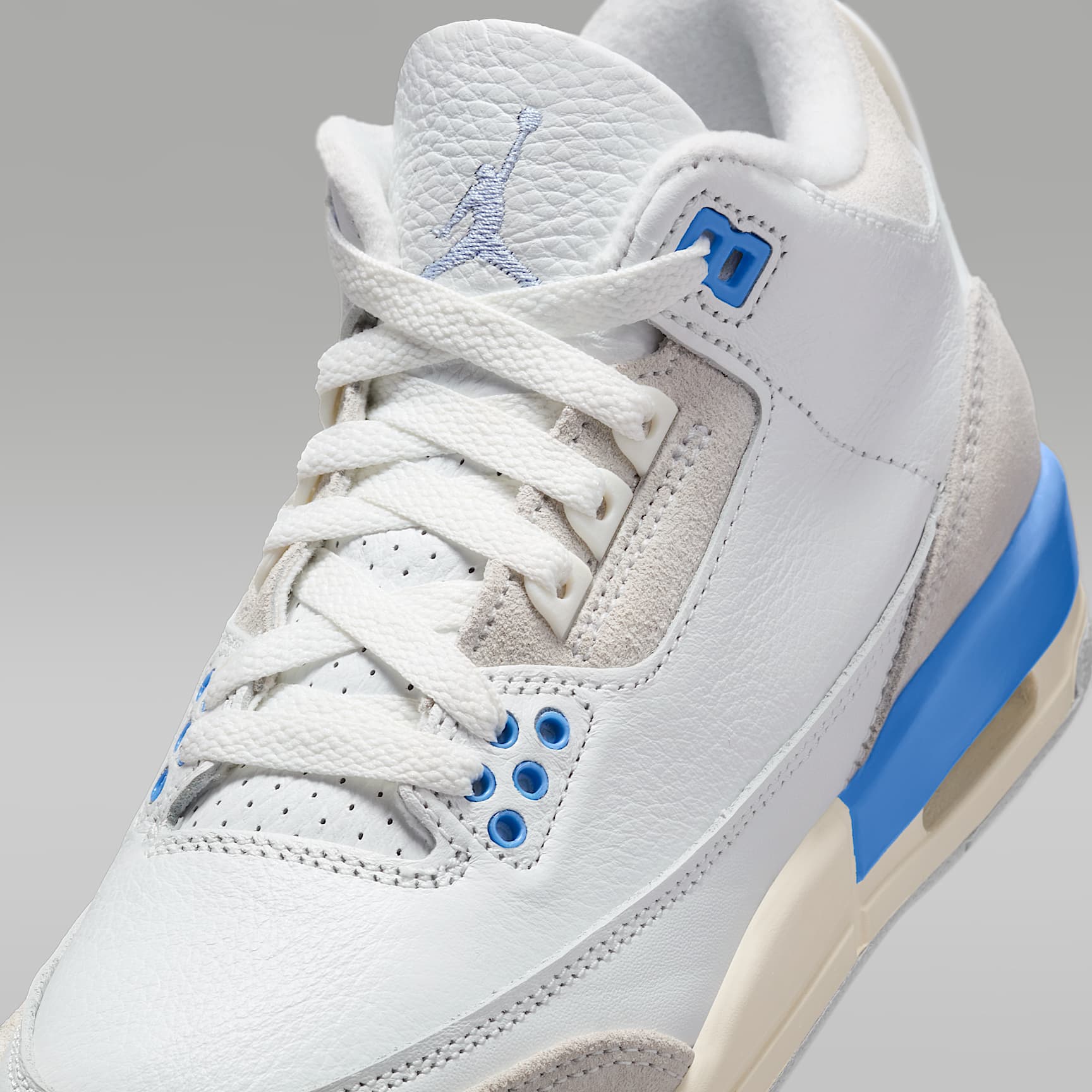 Air Jordan 3 Retro "Lucky Shorts" Big Kids' Shoes