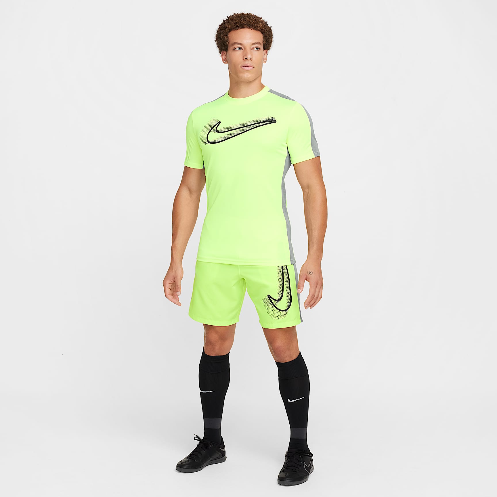 Nike Academy Men's Dri-FIT Short-Sleeve Soccer Top