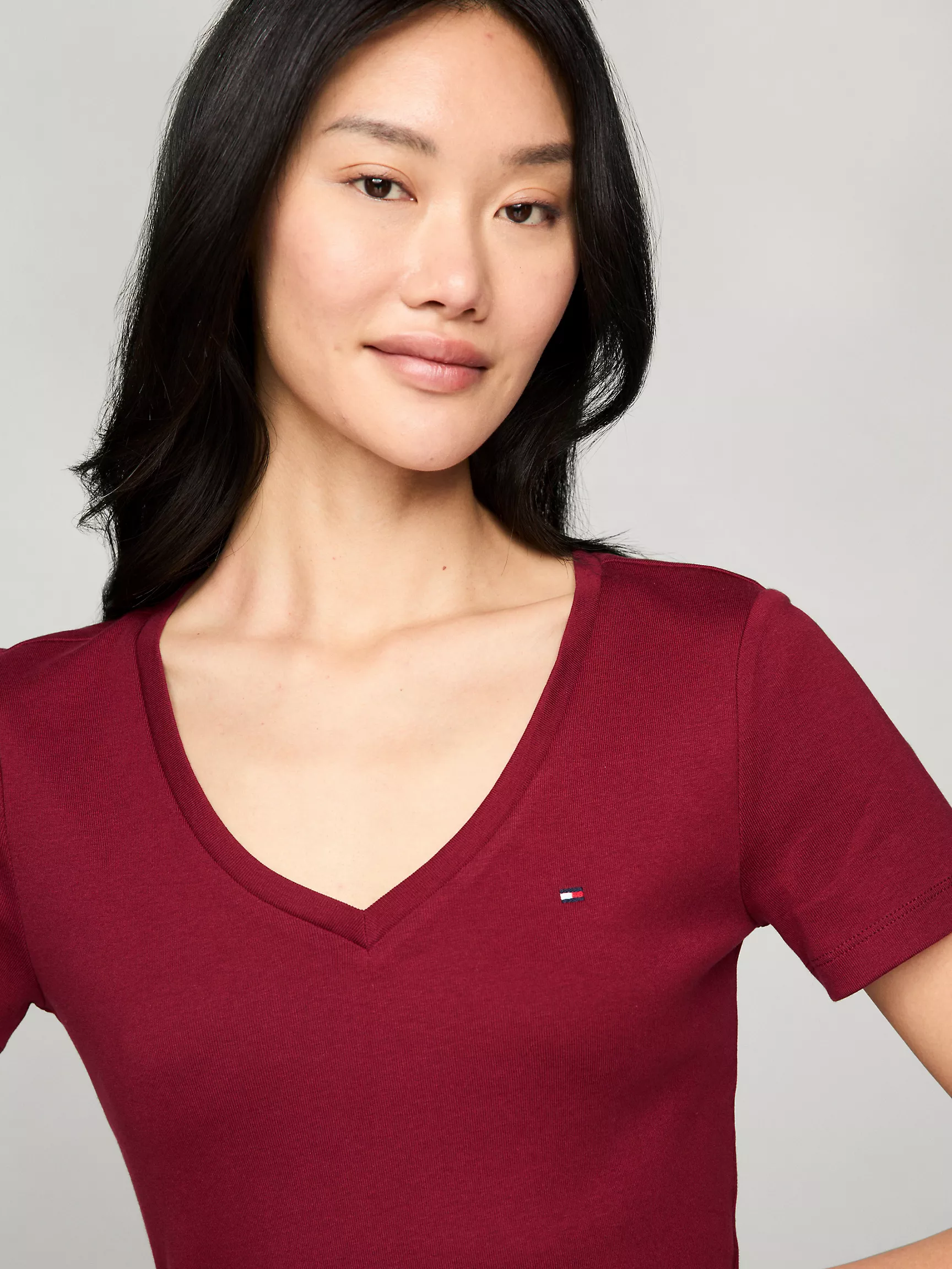 Женская футболка Tommy Hilfiger, Футболка с V-образным вырезом