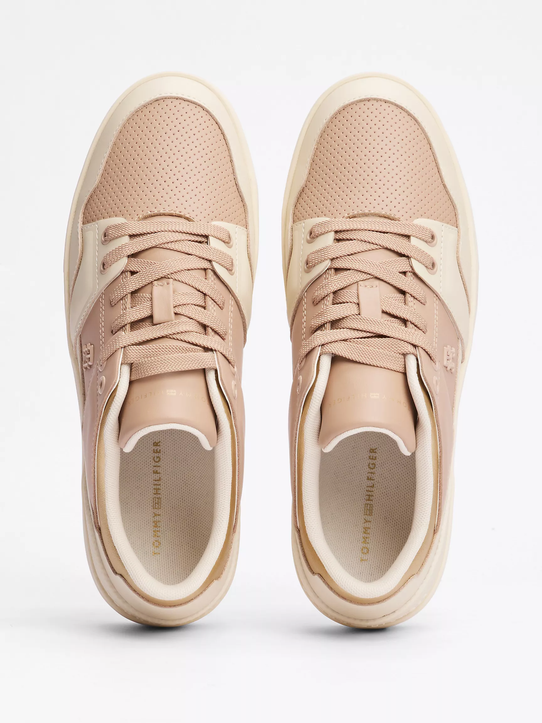 Женские кроссовки Tommy Hilfiger, Кроссовки с контрастными вставками и массивной подошвой