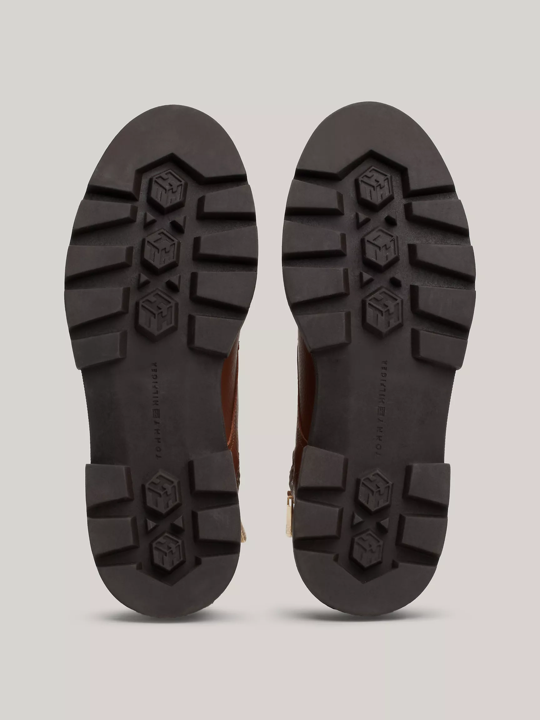 Женские ботинки Tommy Hilfiger, Кожаные ботинки на шнуровке с рифленой подошвой и логотипом