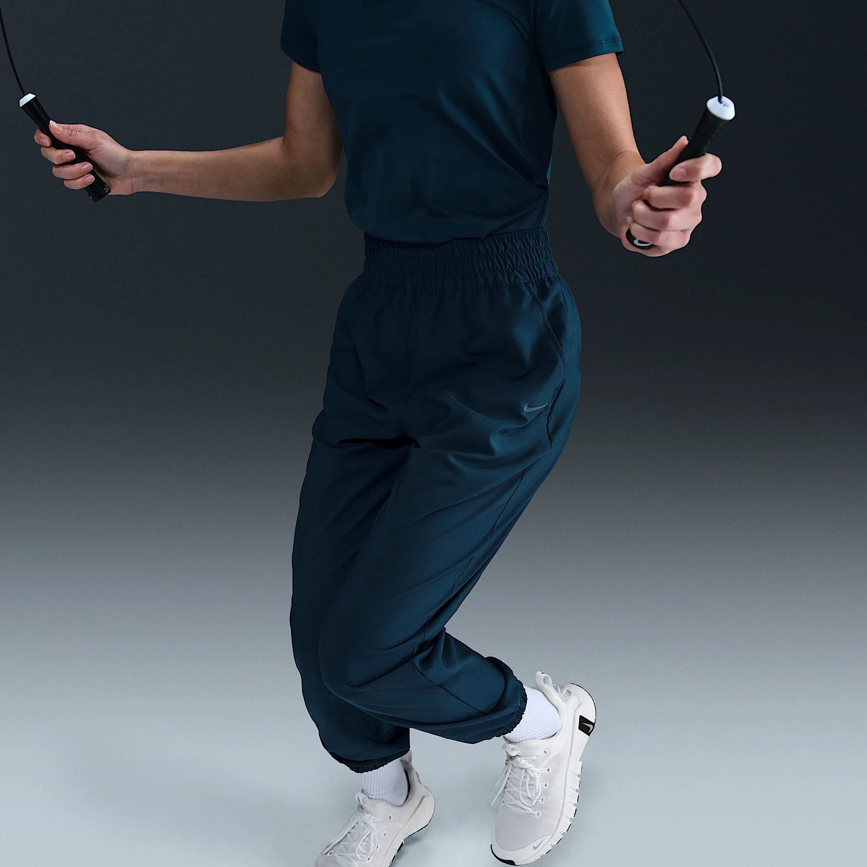 Nike One Women's Dri-FIT High-Waisted 7/8 Joggers