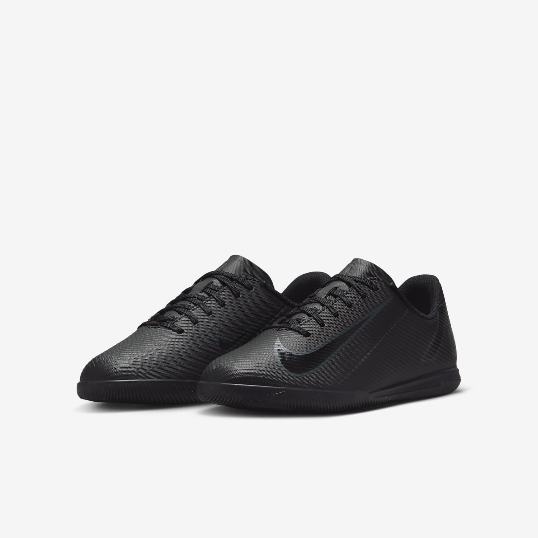Nike Jr. Mercurial Vapor 16 Club Little/Big Kids' IC Low-Top Soccer Shoes