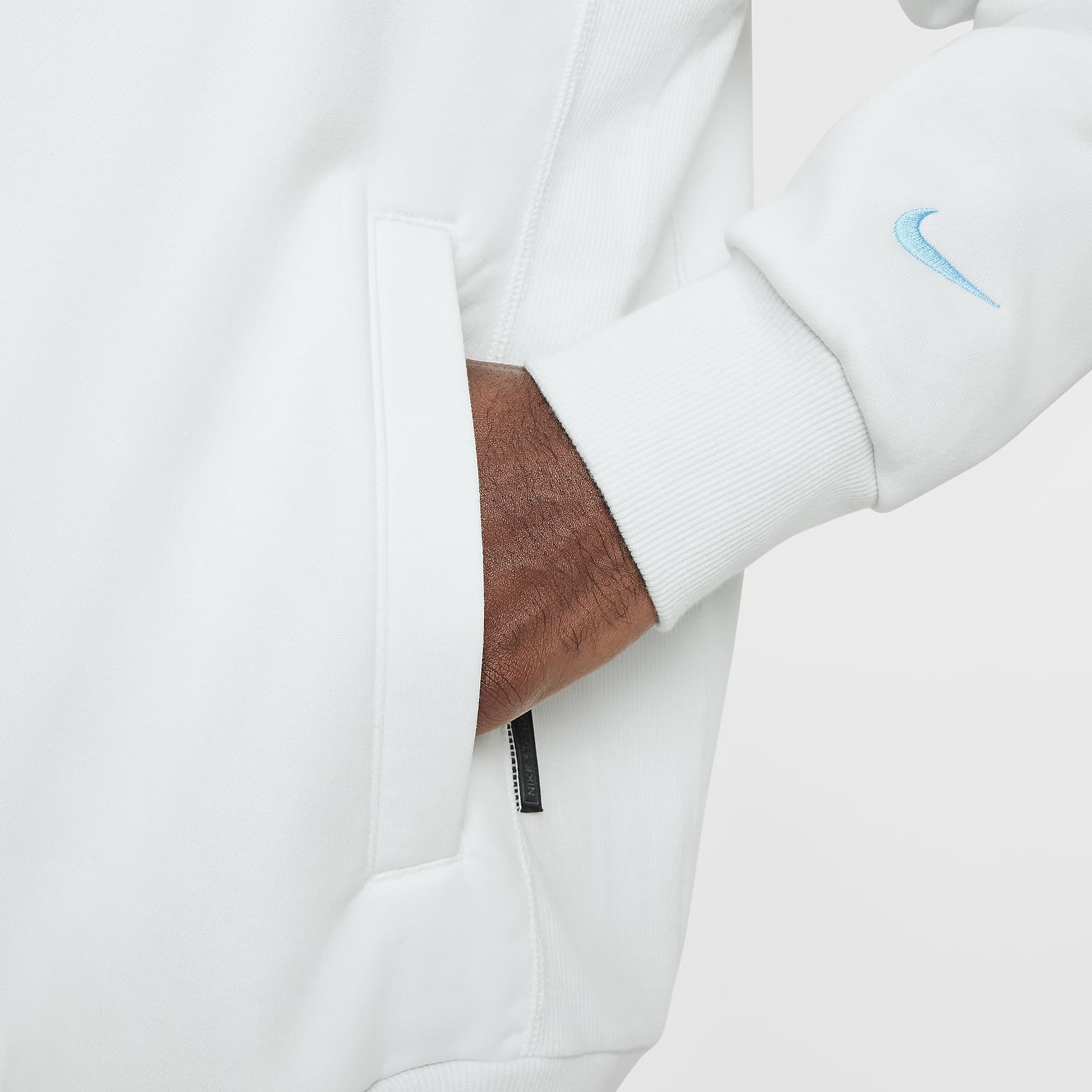 LeBron Standard Issue Men's Therma-FIT Basketball Jacket