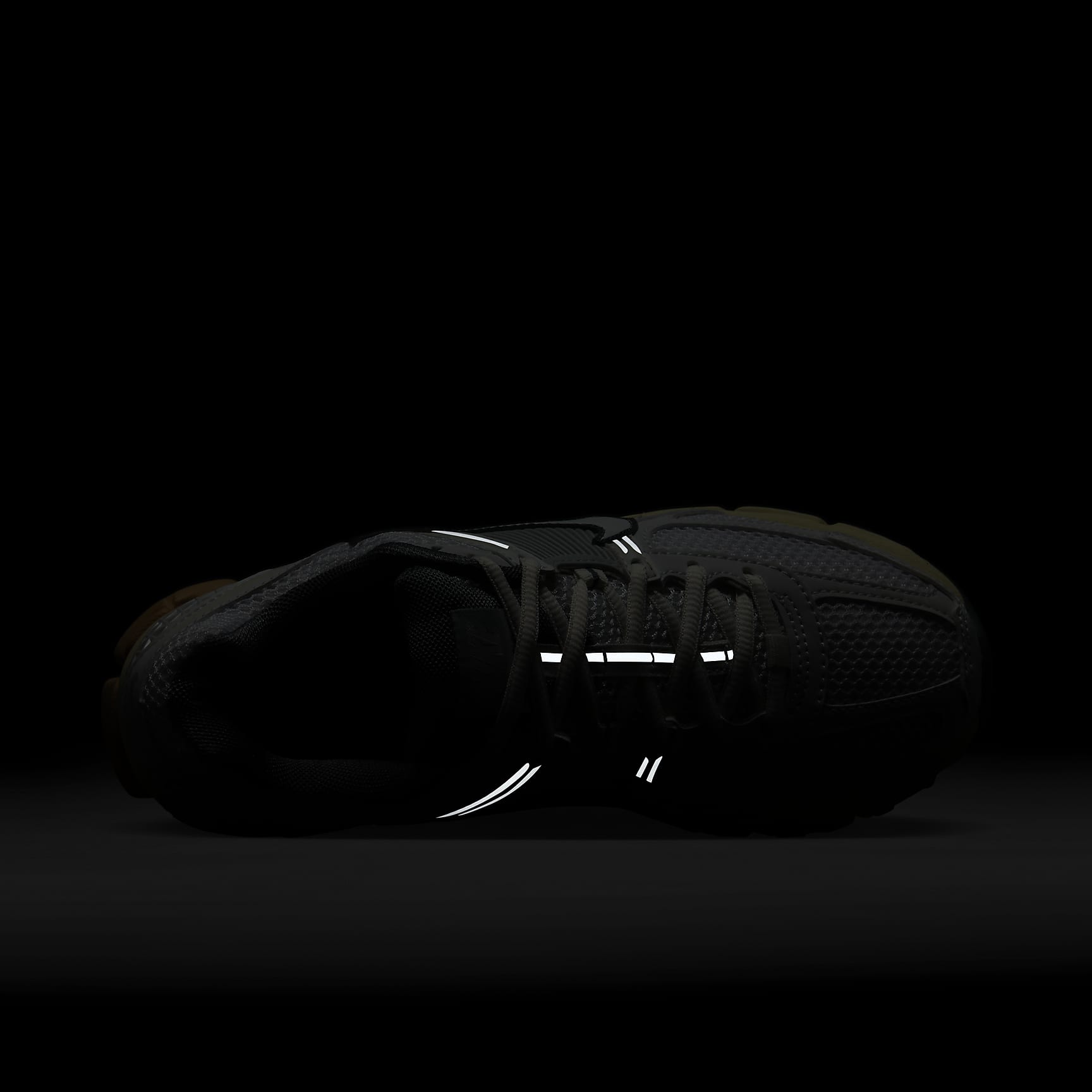 Nike Zoom Vomero 5 Women's Shoes