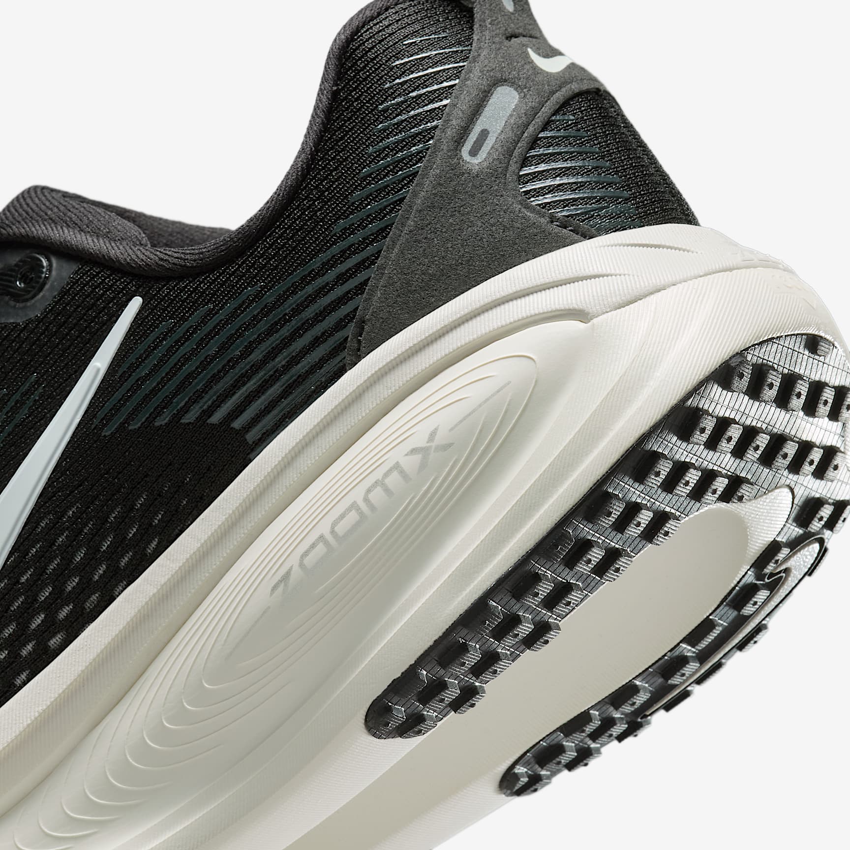 Nike Vomero 18 Women's Road Running Shoes