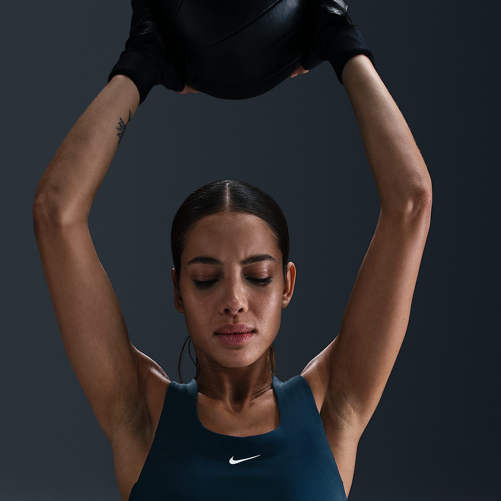 Nike Swoosh Women's Medium-Support Padded Sports Bra Tank