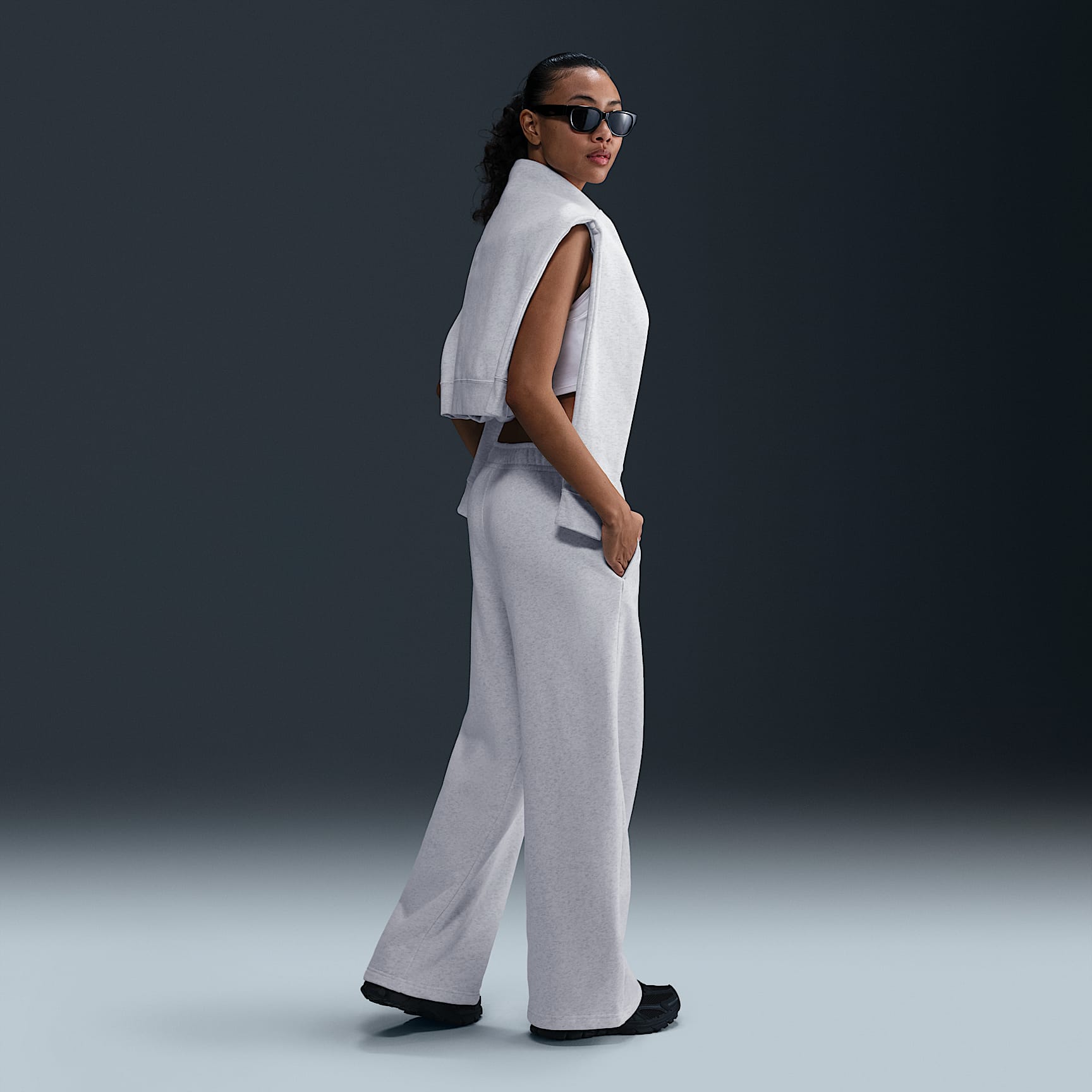 Nike Sportswear Club Fleece Women's Mid-Rise Wide-Leg Sweatpants