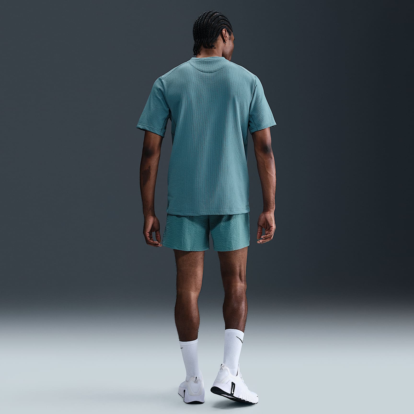 Nike Primary Men's Dri-FIT Short-Sleeve Versatile Top