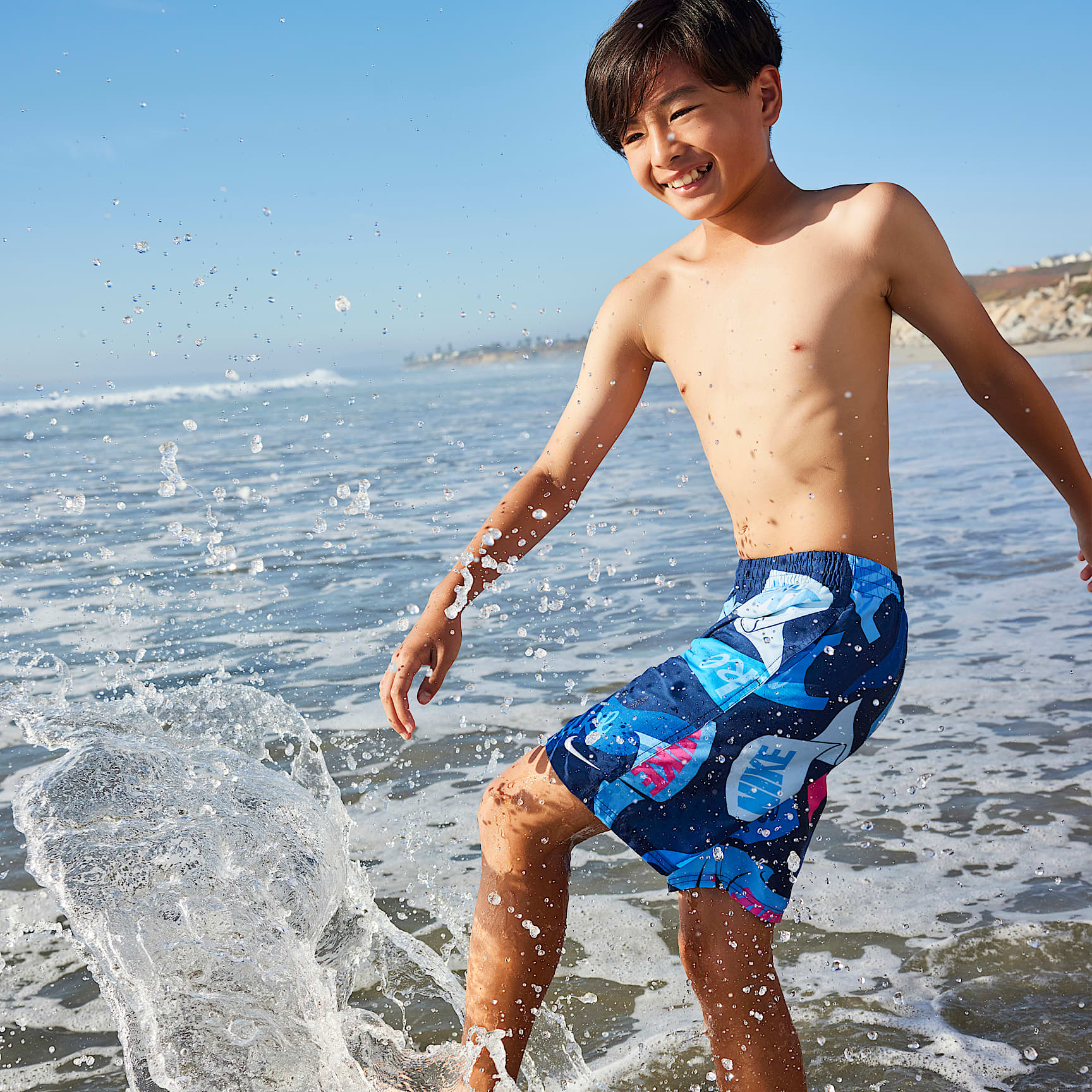 Nike Swim Breaker Big Kids' (Boys') 7" Brief-Lined Volley Shorts