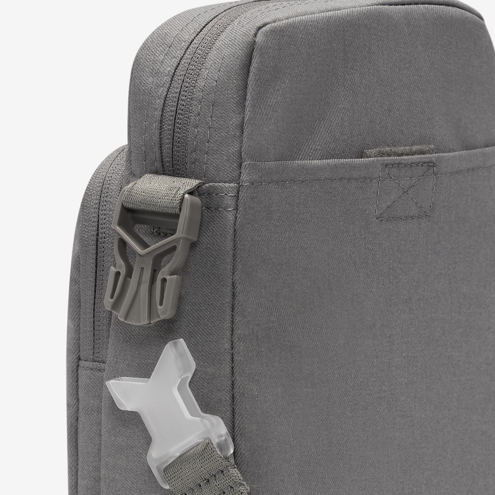 Nike Elemental Premium Crossbody Bag (4L)