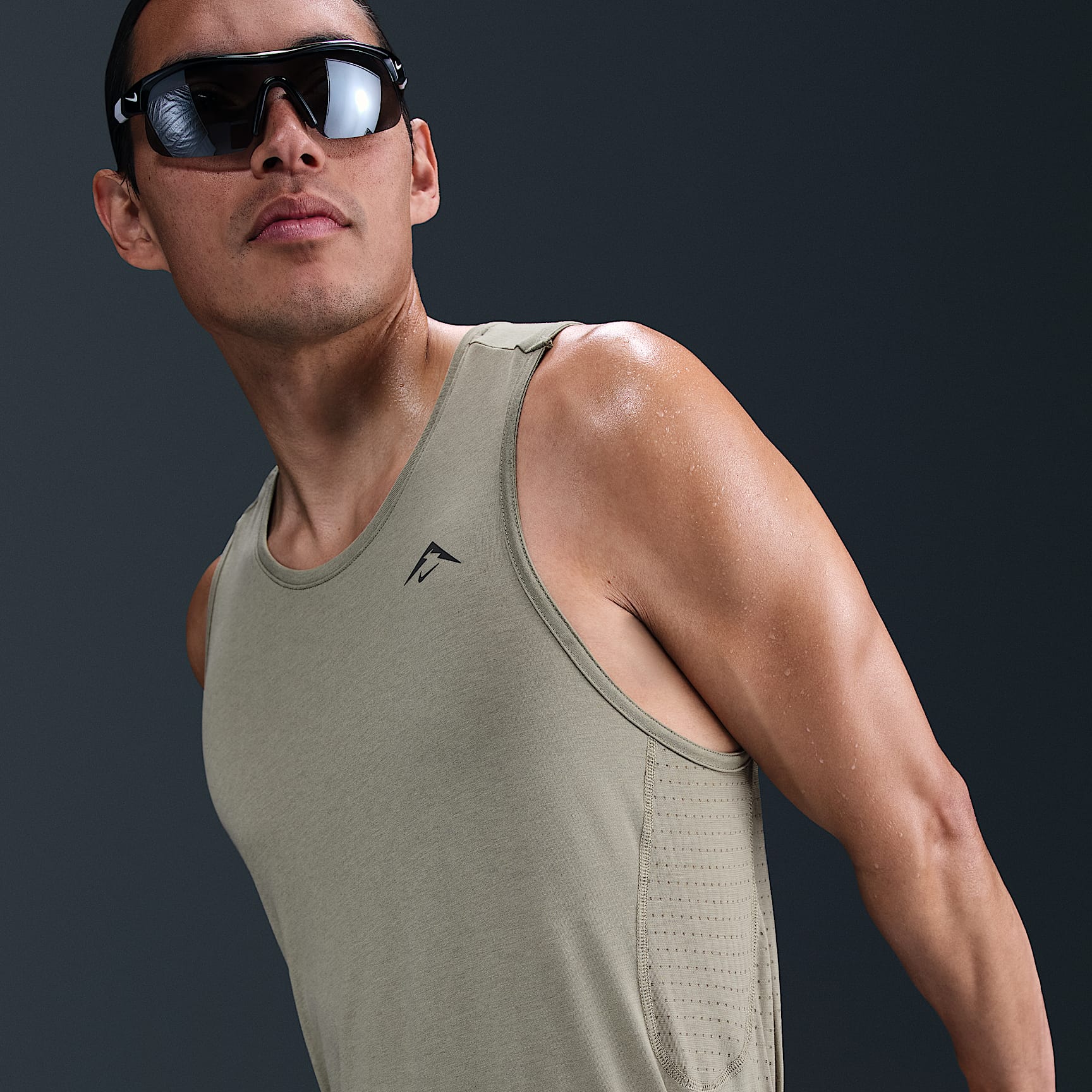 Nike Solar Chase Men's Dri-FIT ADV Running Tank Top