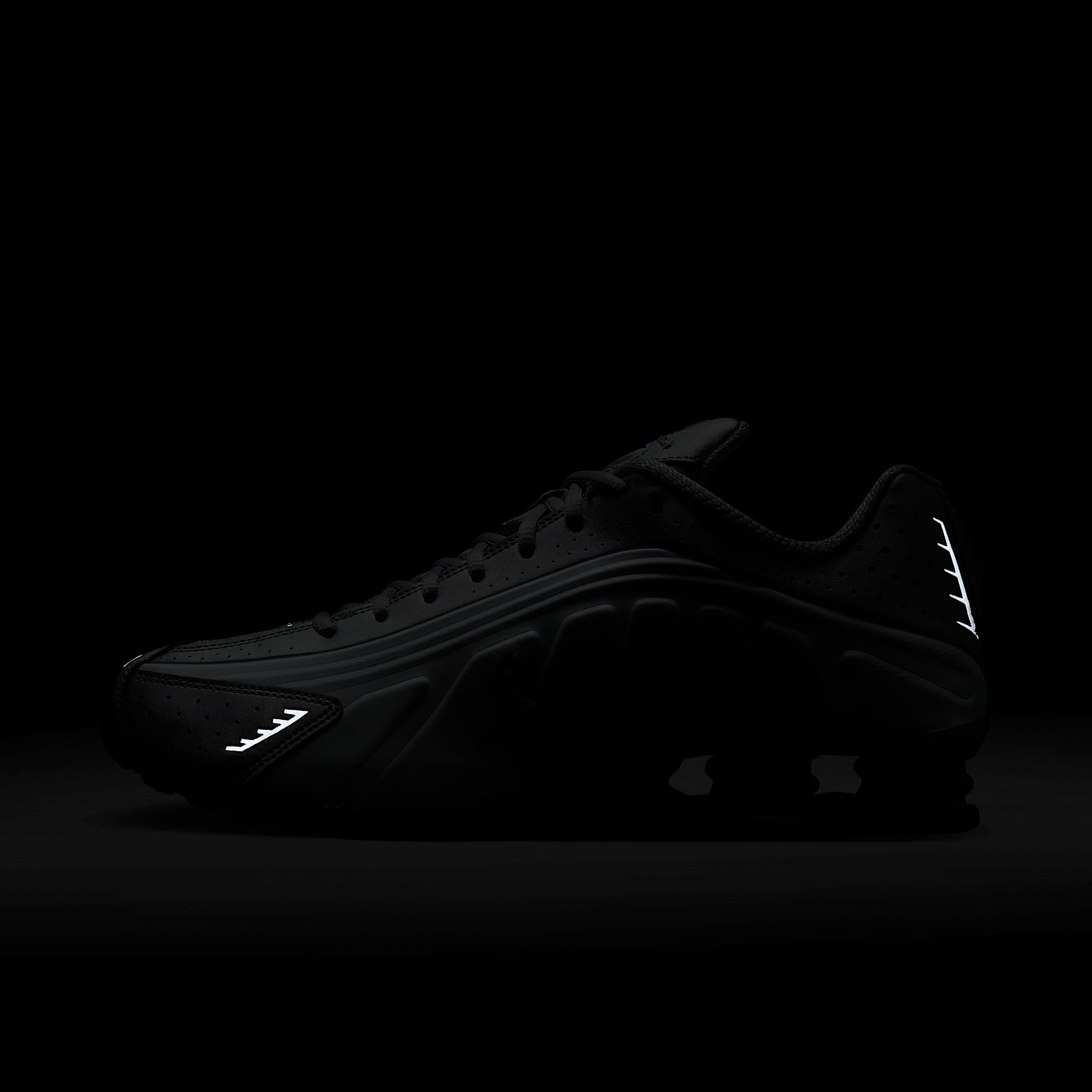 Nike Shox R4 Men's Shoes