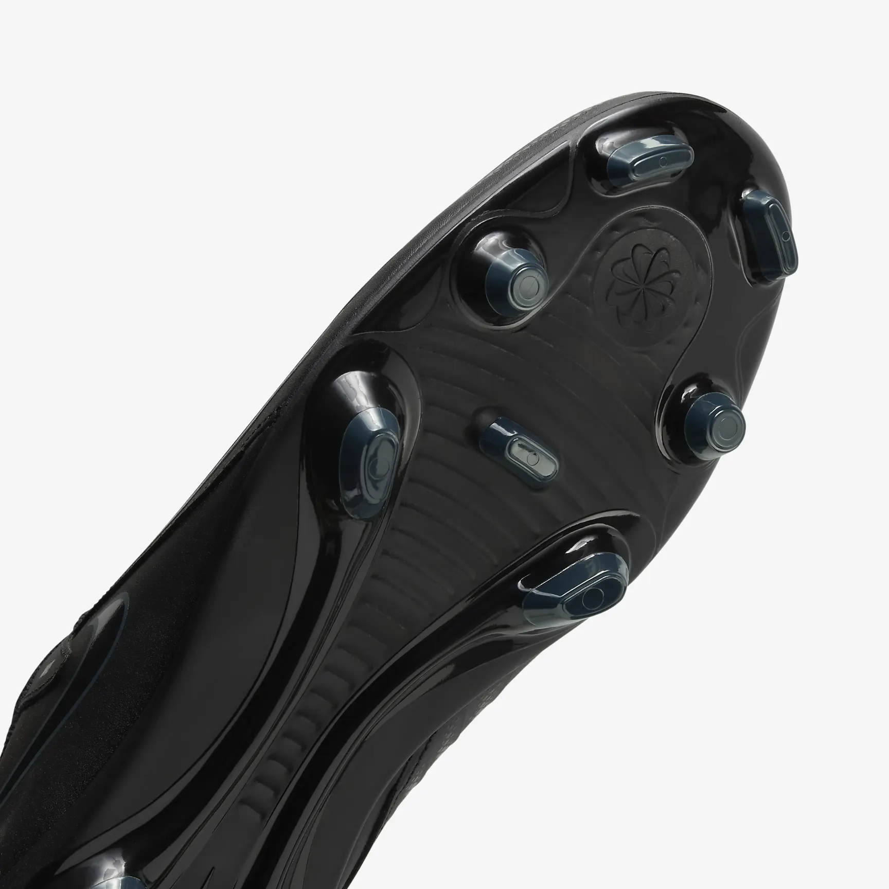 Nike Phantom GX 2 Club MG Low-Top Soccer Cleats