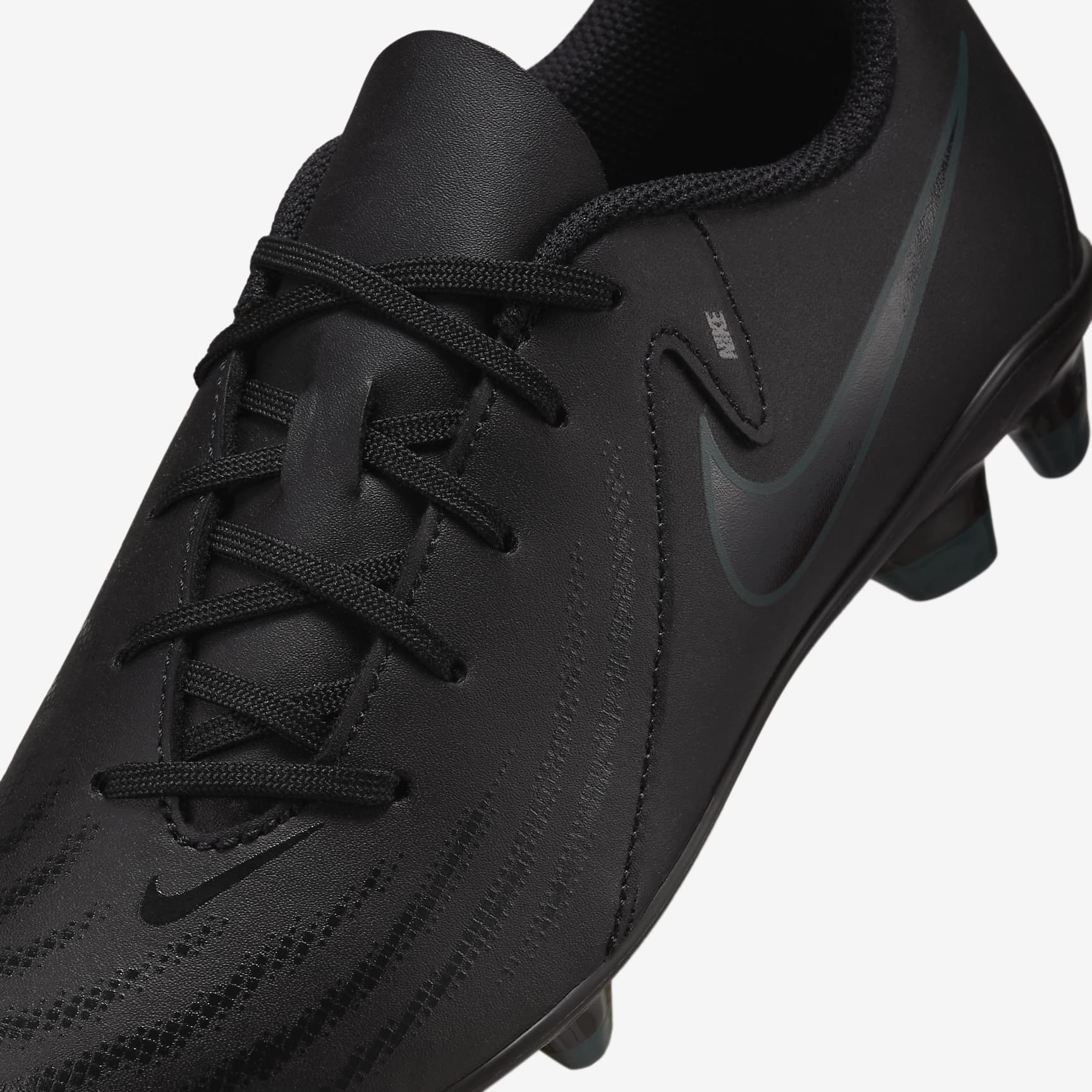 Nike Jr. Phantom GX 2 Club Little/Big Kids' MG Low-Top Soccer Cleats