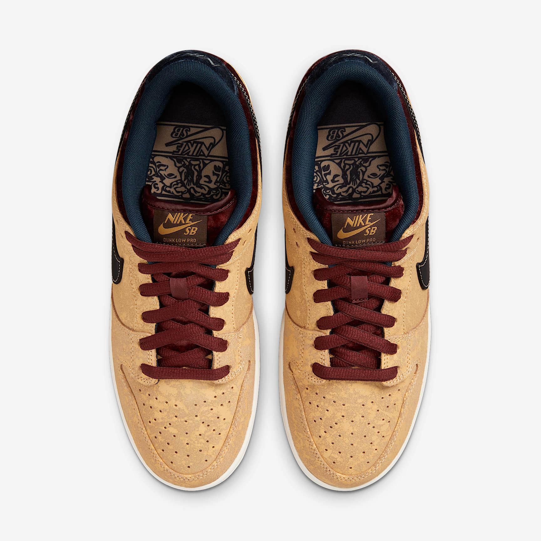 Nike SB Dunk Low Pro Skate Shoes