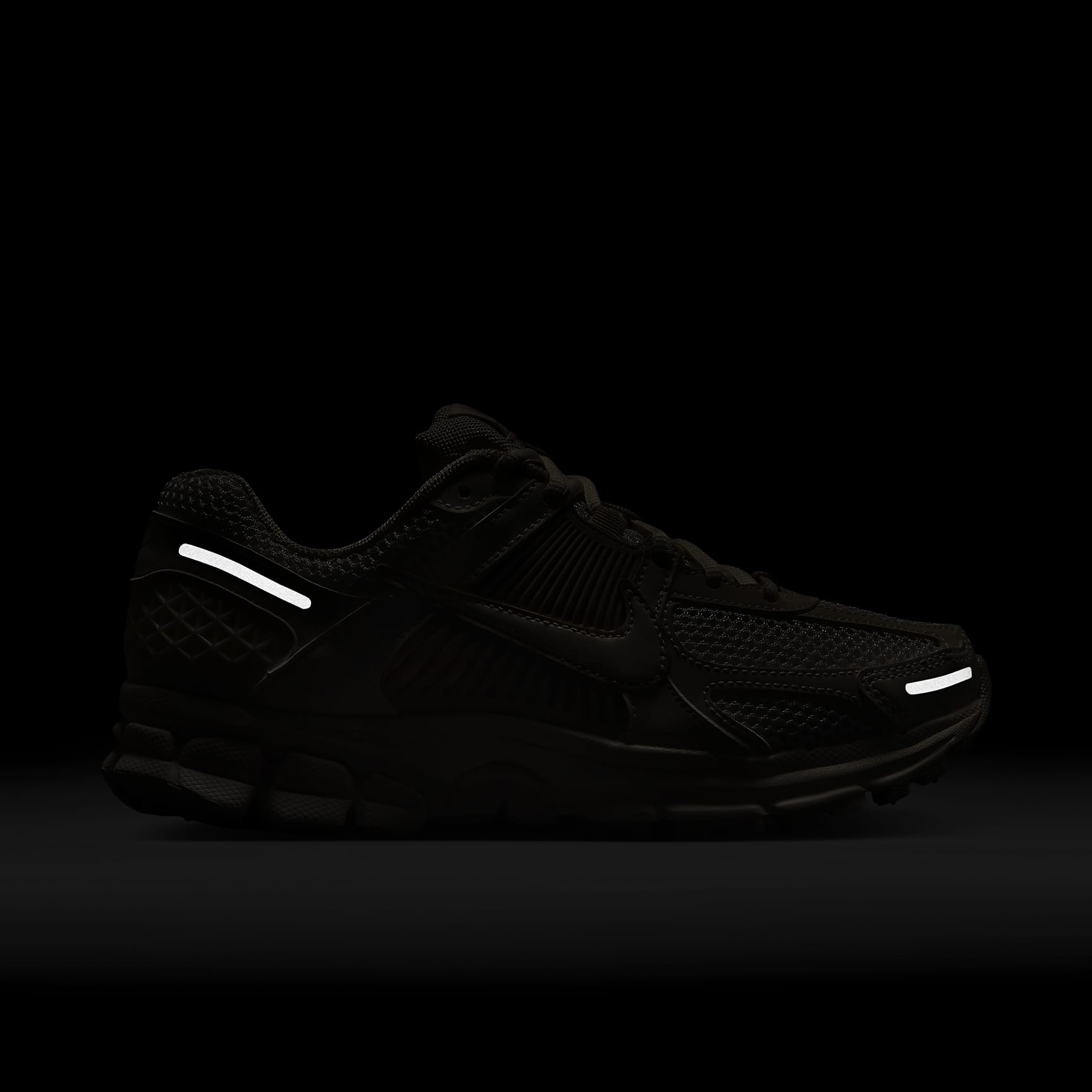 Nike Zoom Vomero 5 Women's Shoes