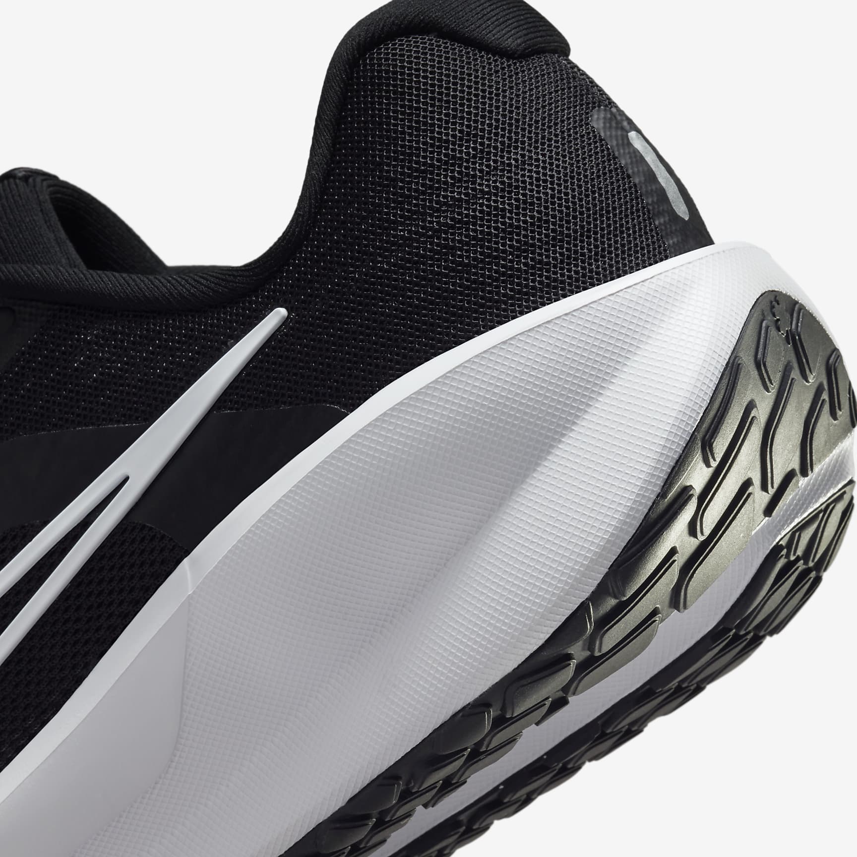 Nike Downshifter 13 Men's Road Running Shoes (Extra Wide)