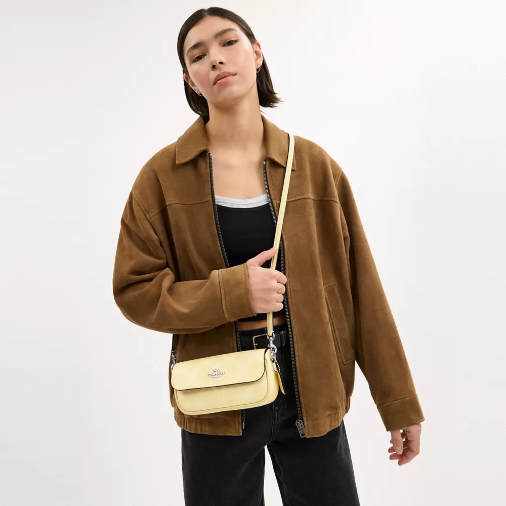 Сумка COACH Hailey Flap Bag In Signature Canvas