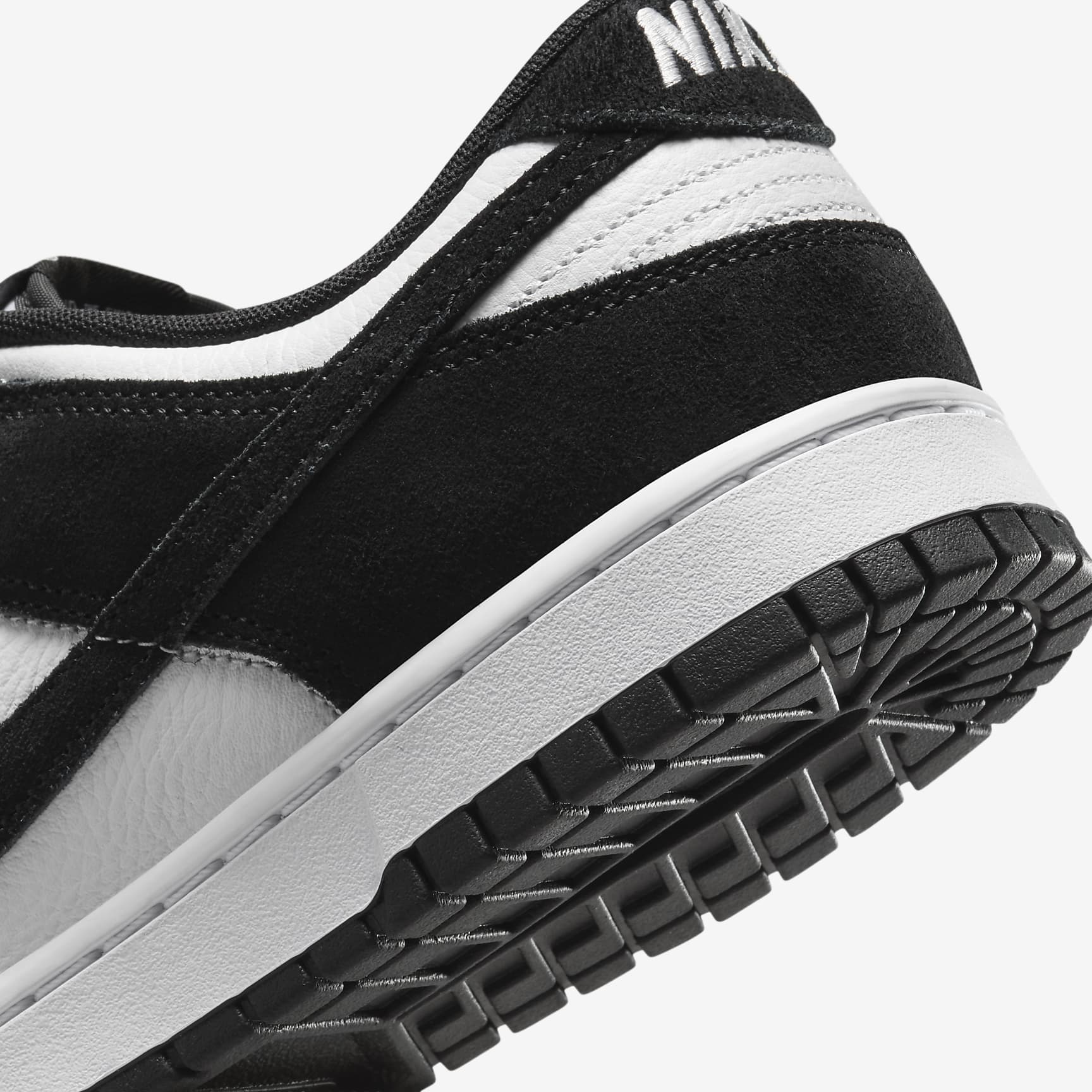 Nike Dunk Low Retro SE Leather/Suede Men's Shoes
