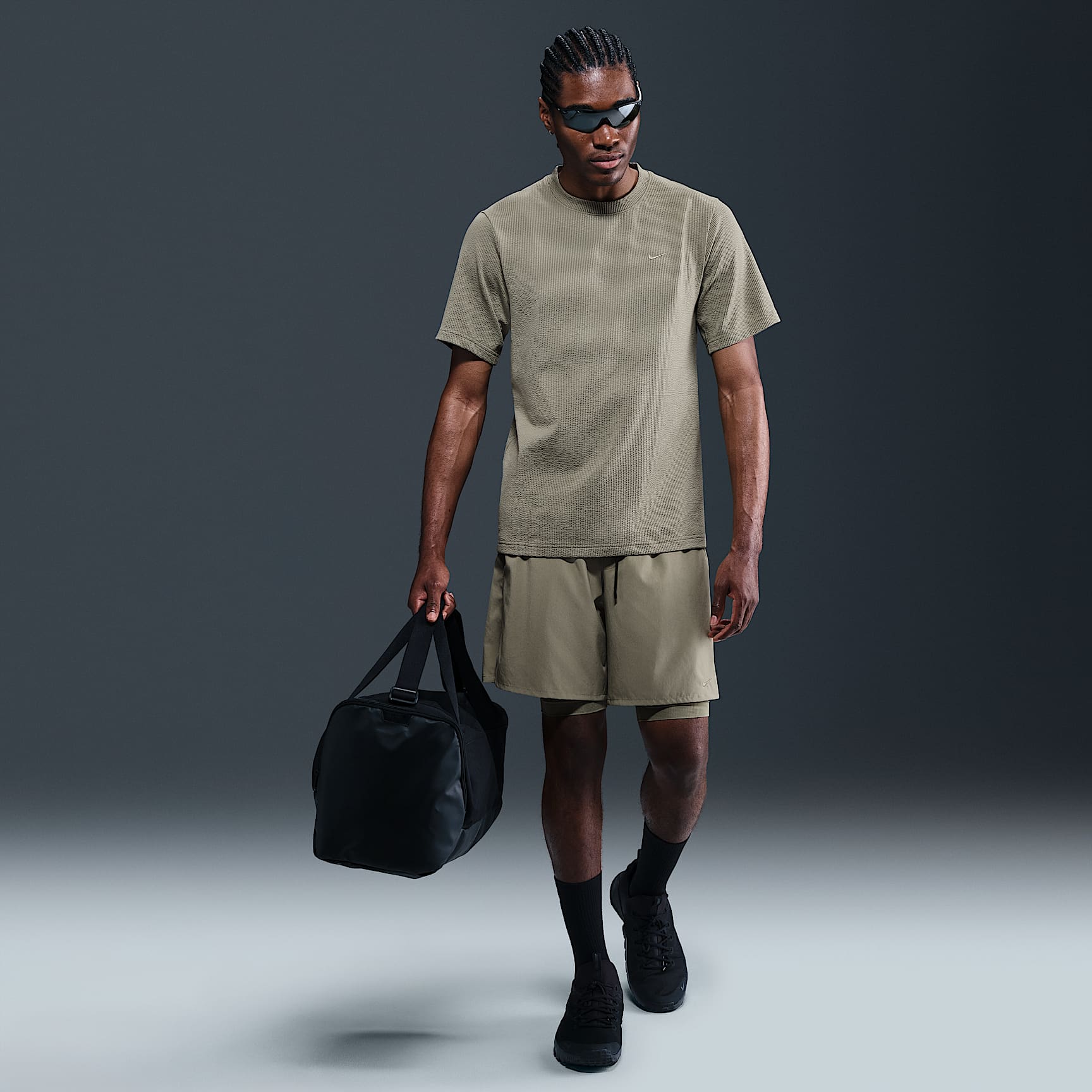 Nike Primary Men's Dri-FIT Short-Sleeve Versatile Top