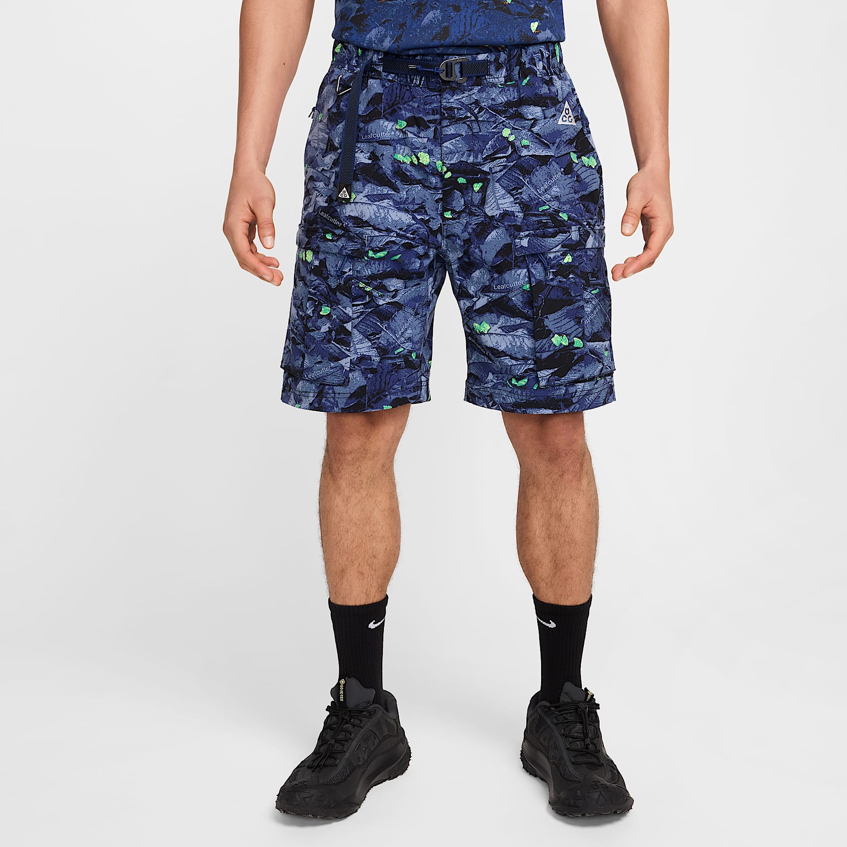 Nike ACG "Smith Summit" Water-Repellent UV Cargo Pants