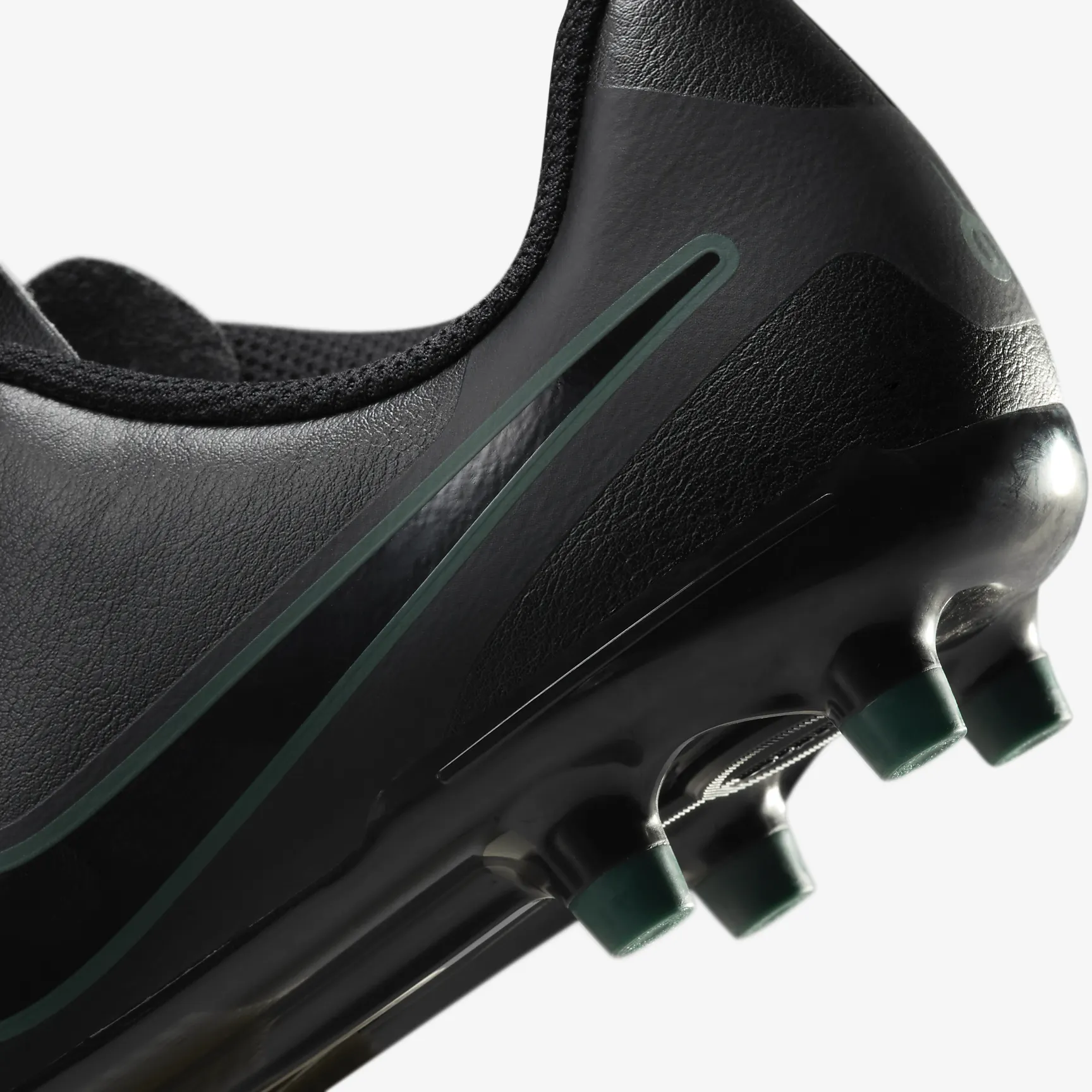 Nike Jr. Tiempo Legend 10 Club Little/Big Kids' Multi-Ground Low-Top Soccer Cleats