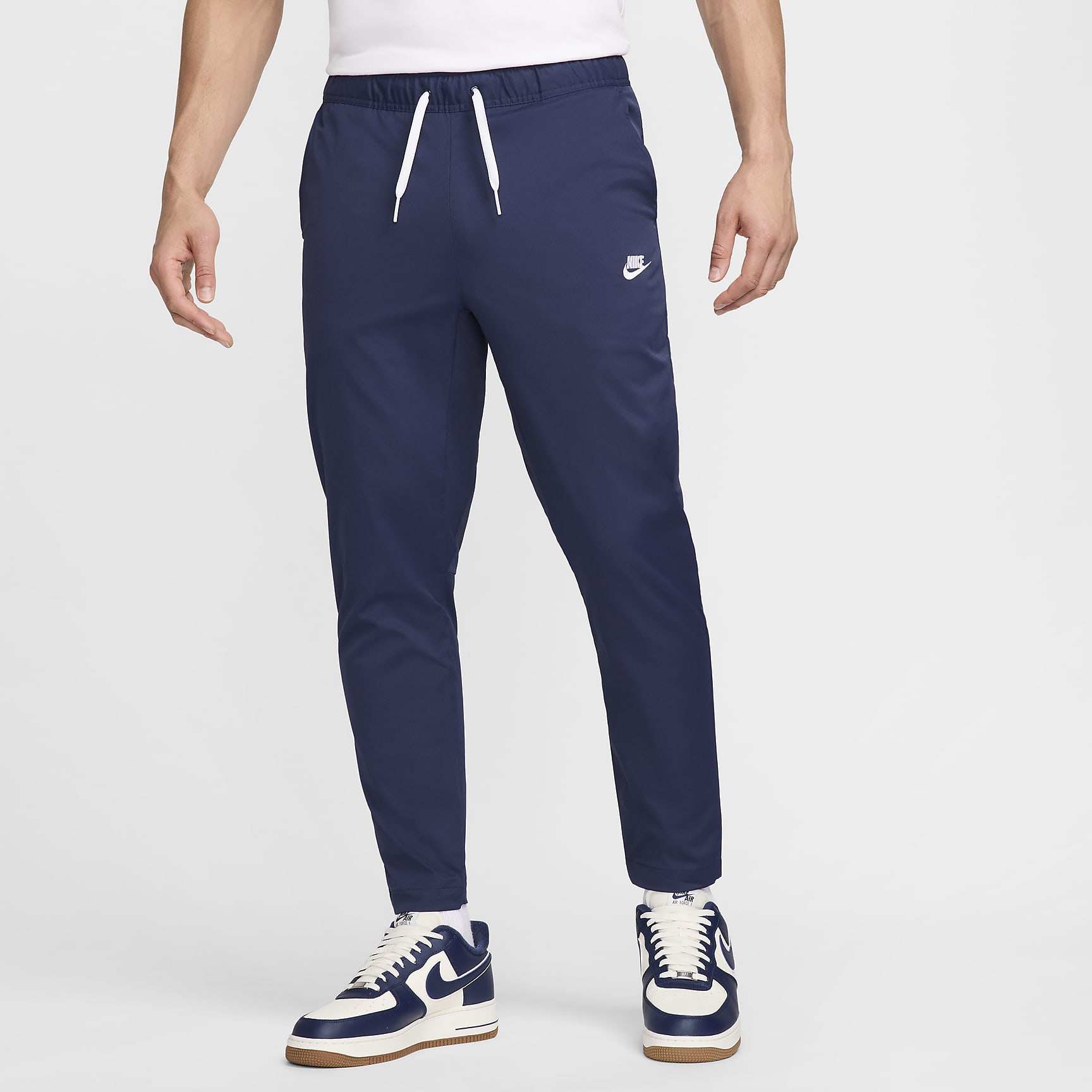 Nike Club Men's Woven Tapered Leg Pants