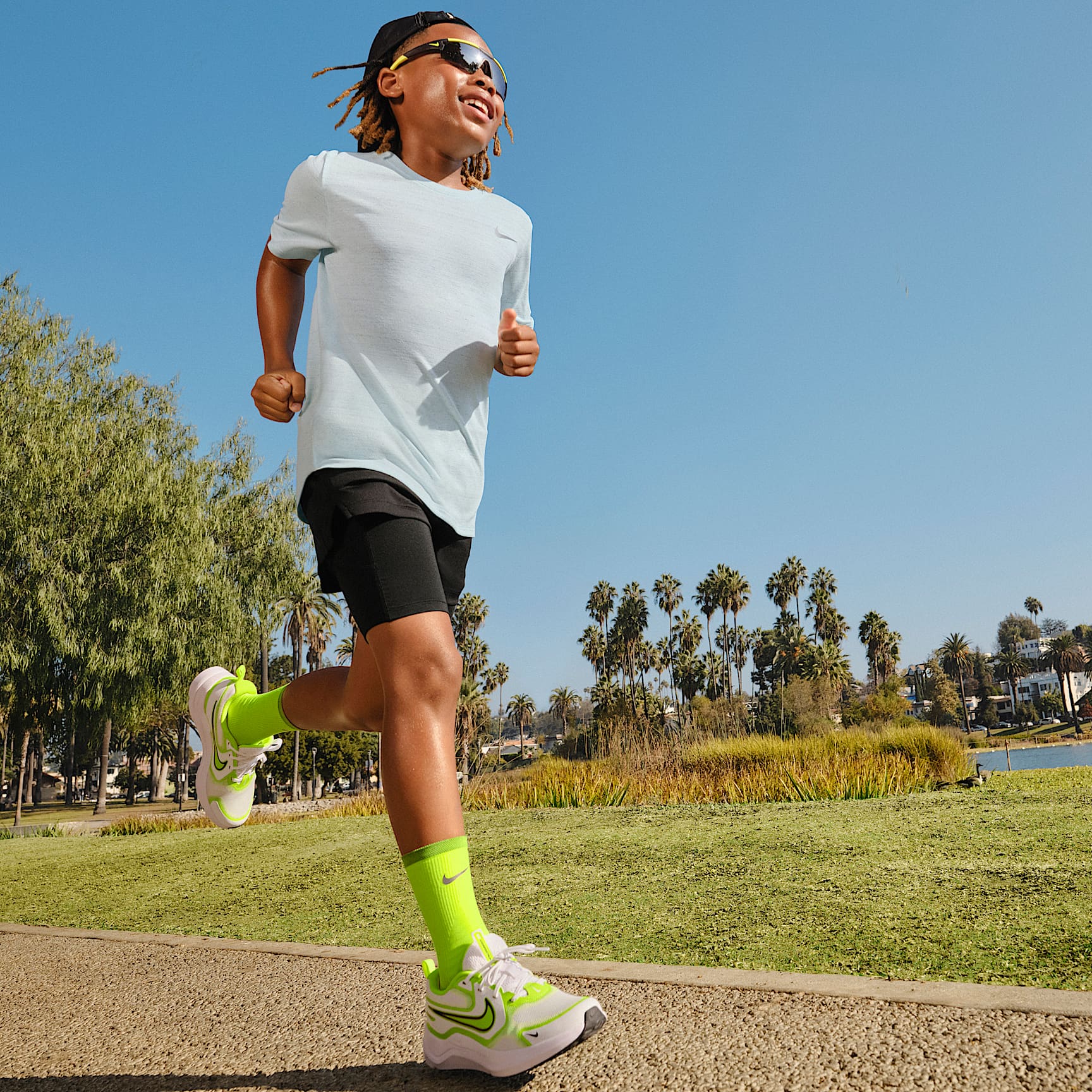 Nike Cosmic Runner Big Kids' Road Running Shoes