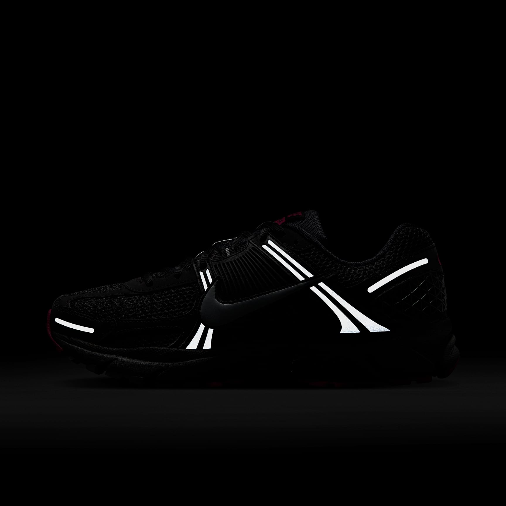 Nike Zoom Vomero 5 Men's Shoes