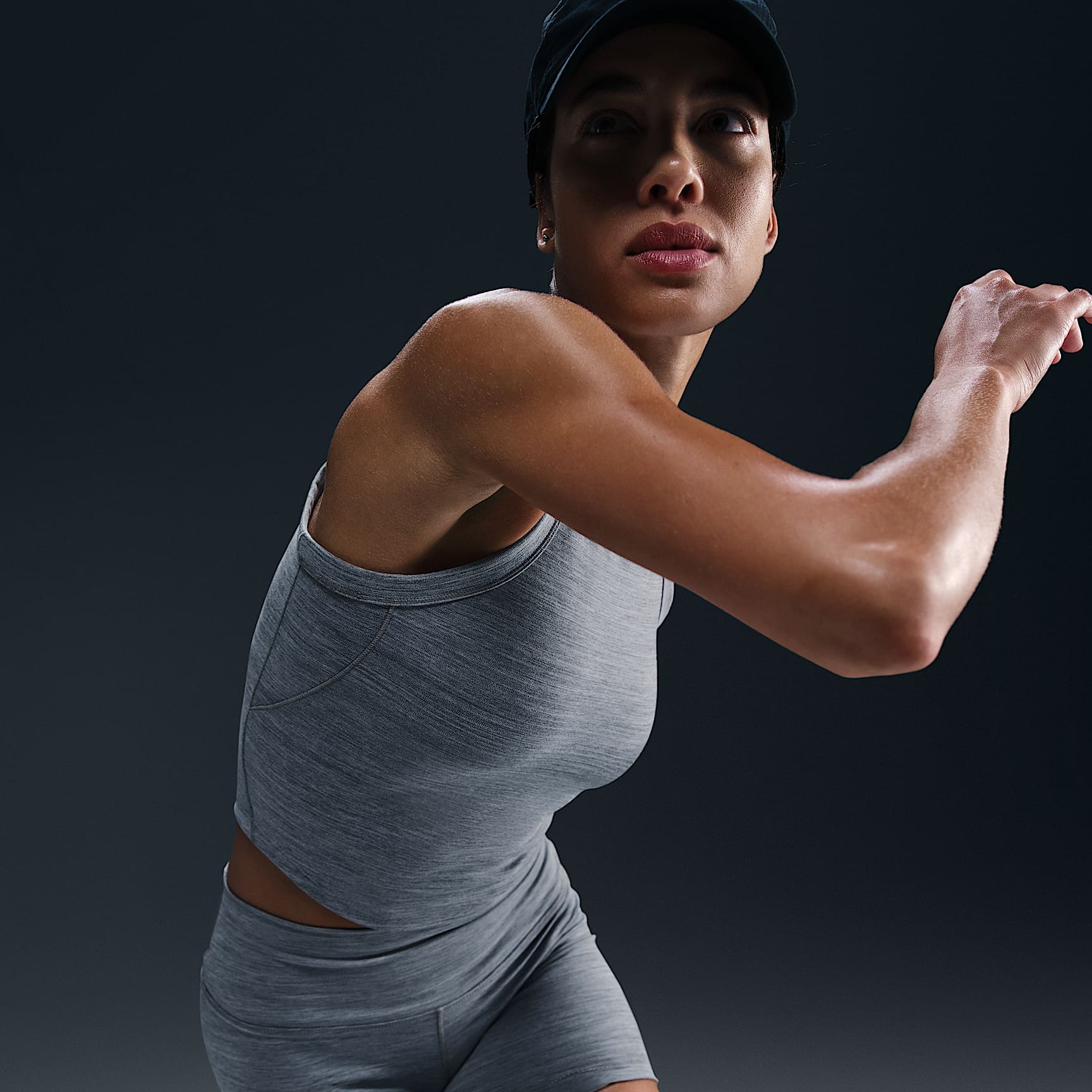 Nike One Fitted Women's Dri-FIT Cropped Tank Top