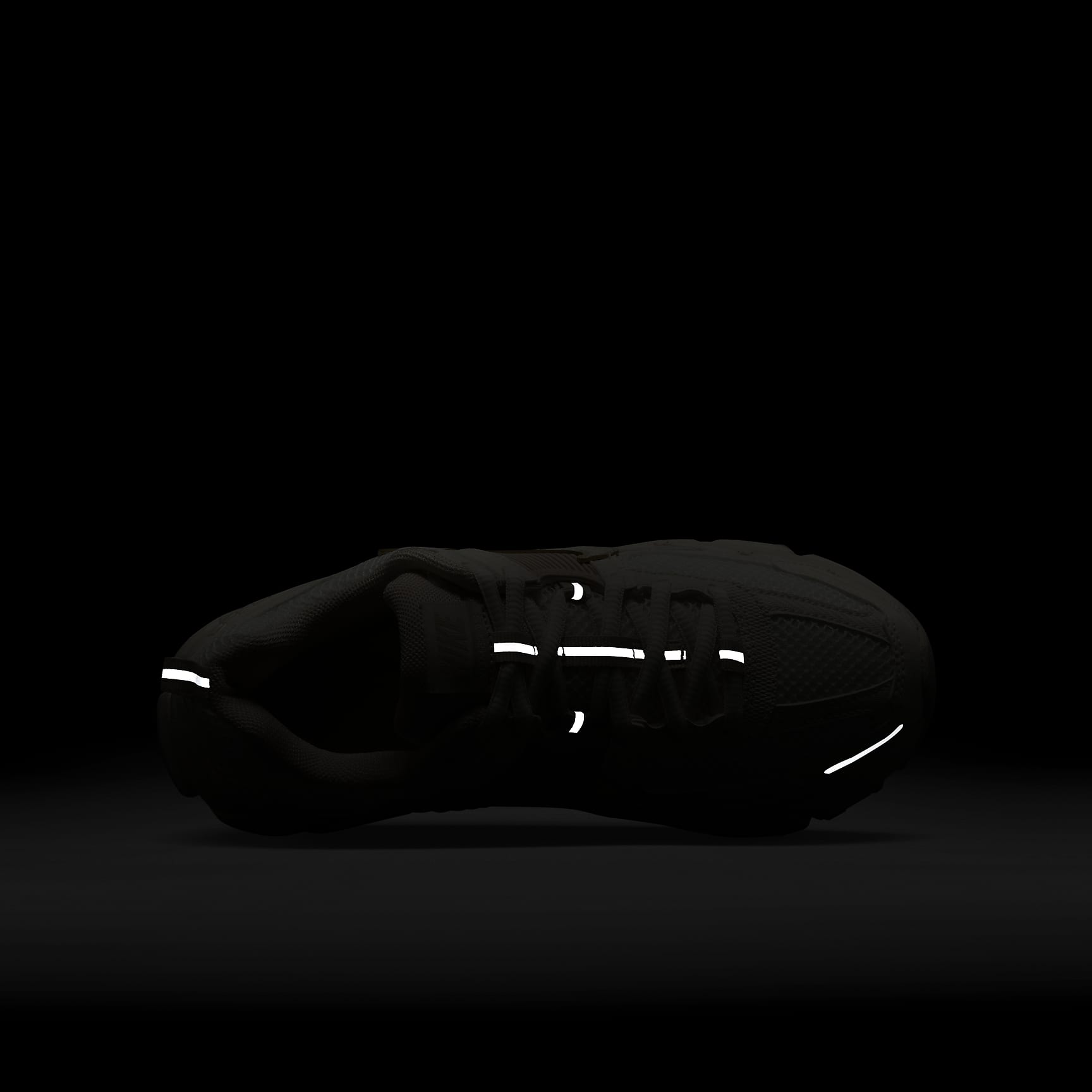 Nike Vomero 5 Big Kids' Shoes