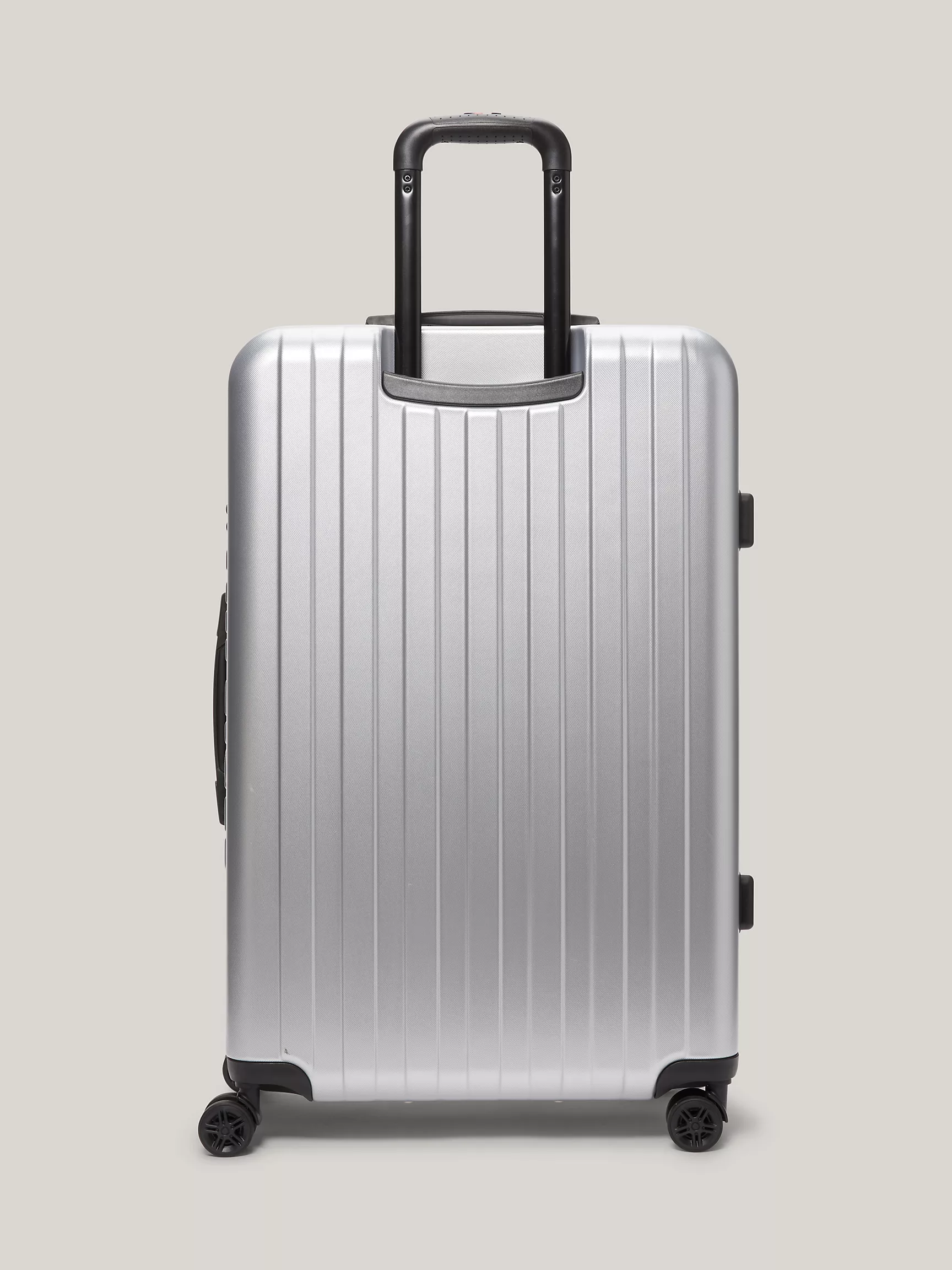 Чемодан Томми Хилфигер, Полосатый жесткий чемодан на колесах (28 дюймов)