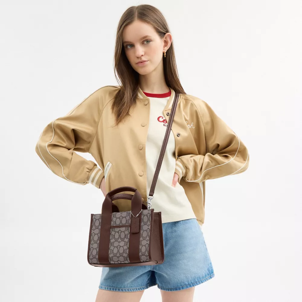 Сумка COACH Smith Tote Bag 24 In Signature Jacquard