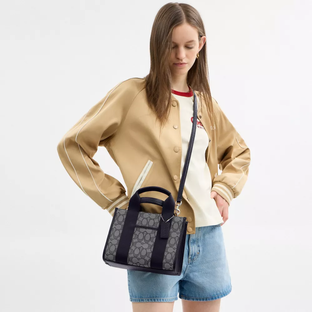 Сумка COACH Smith Tote Bag 24 In Signature Jacquard