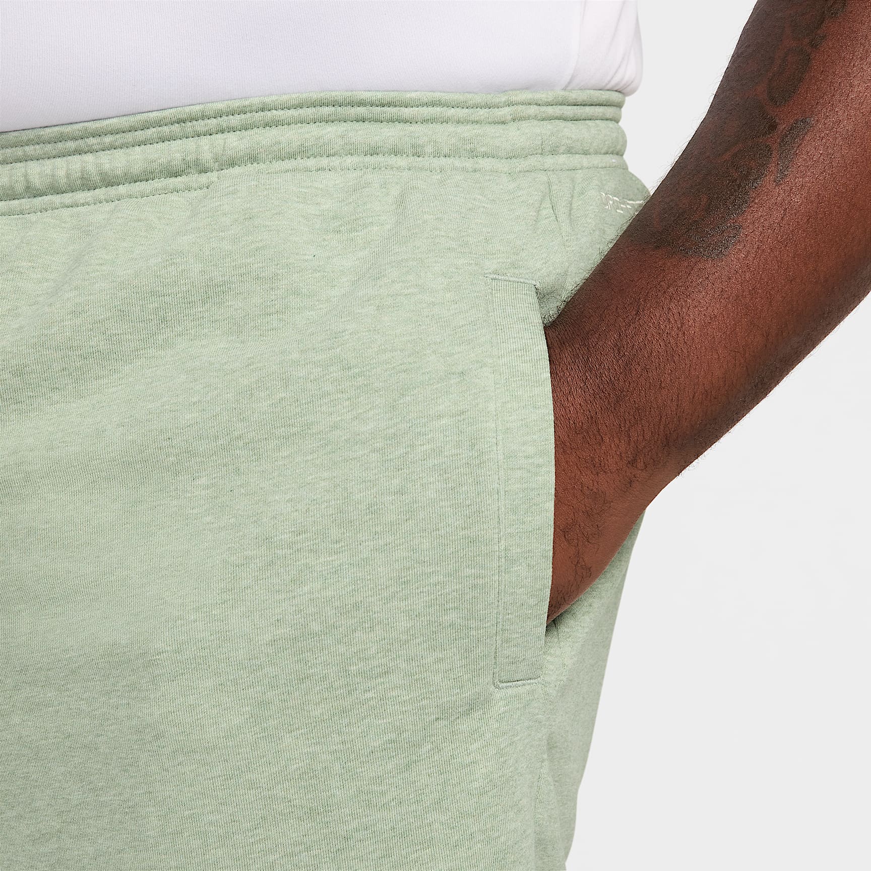 Nike Standard Issue Men's 8" Dri-FIT Fleece Basketball Shorts