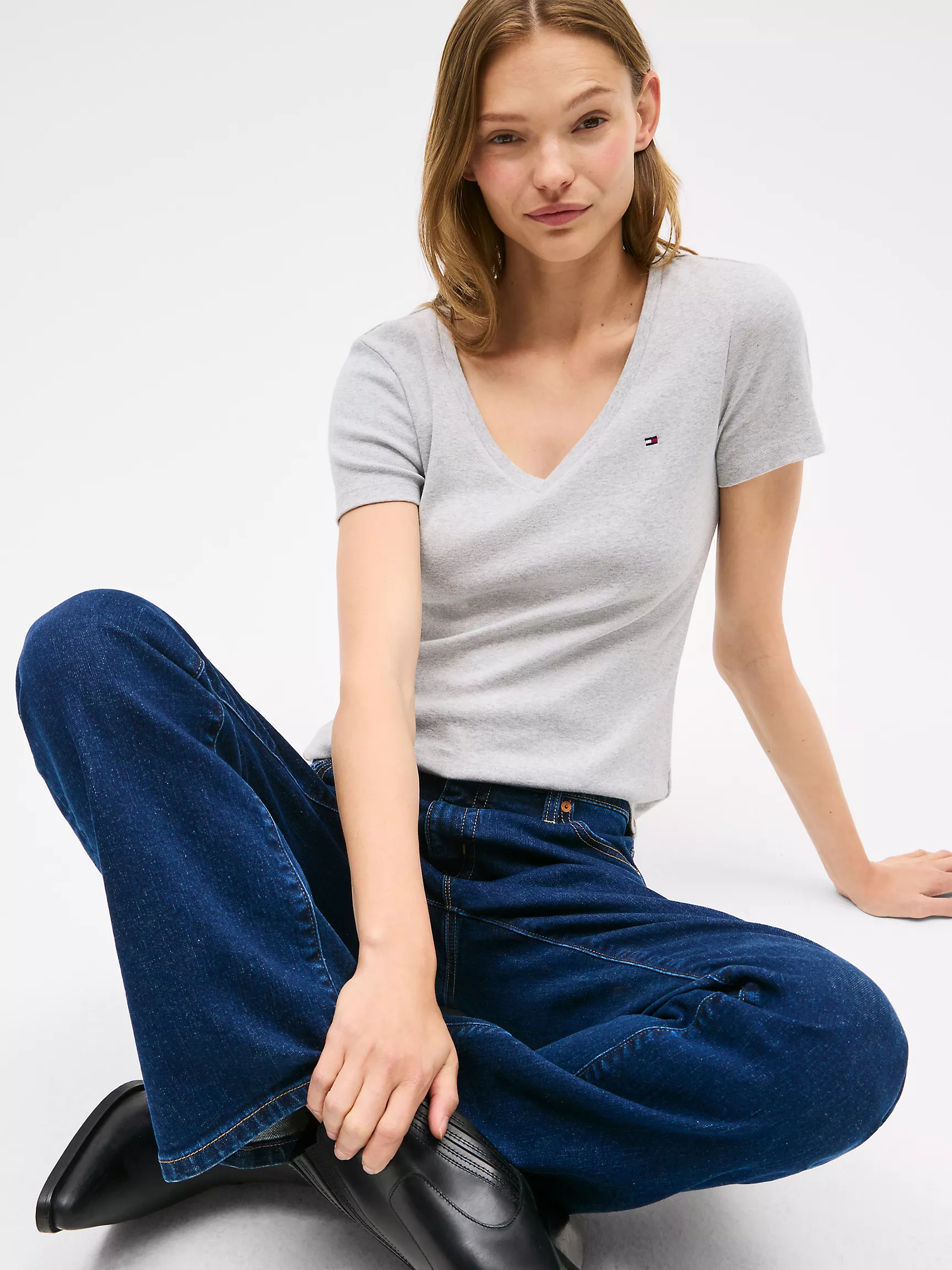 Женская футболка Tommy Hilfiger, Футболка с V-образным вырезом