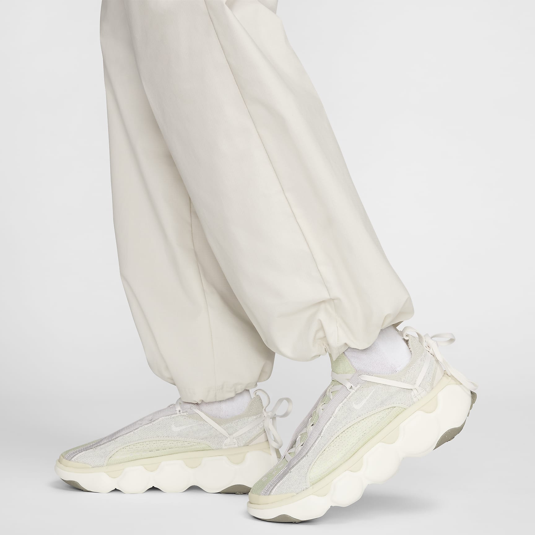 Nike Sportswear Everything Wovens Women's Mid-Rise Cargo Pants