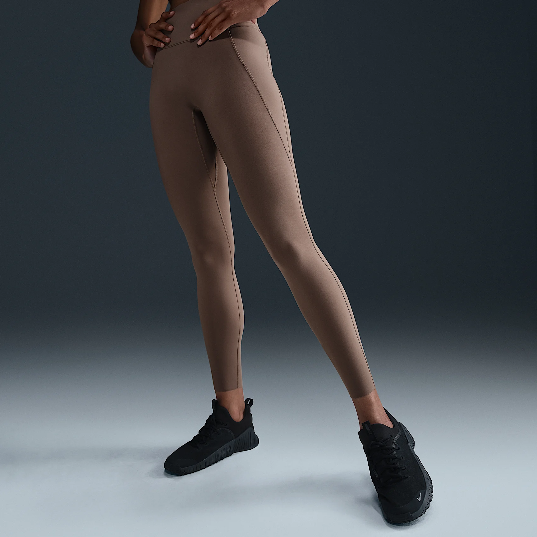 Nike Universa Women's Medium-Support High-Waisted 7/8 Leggings with Pockets