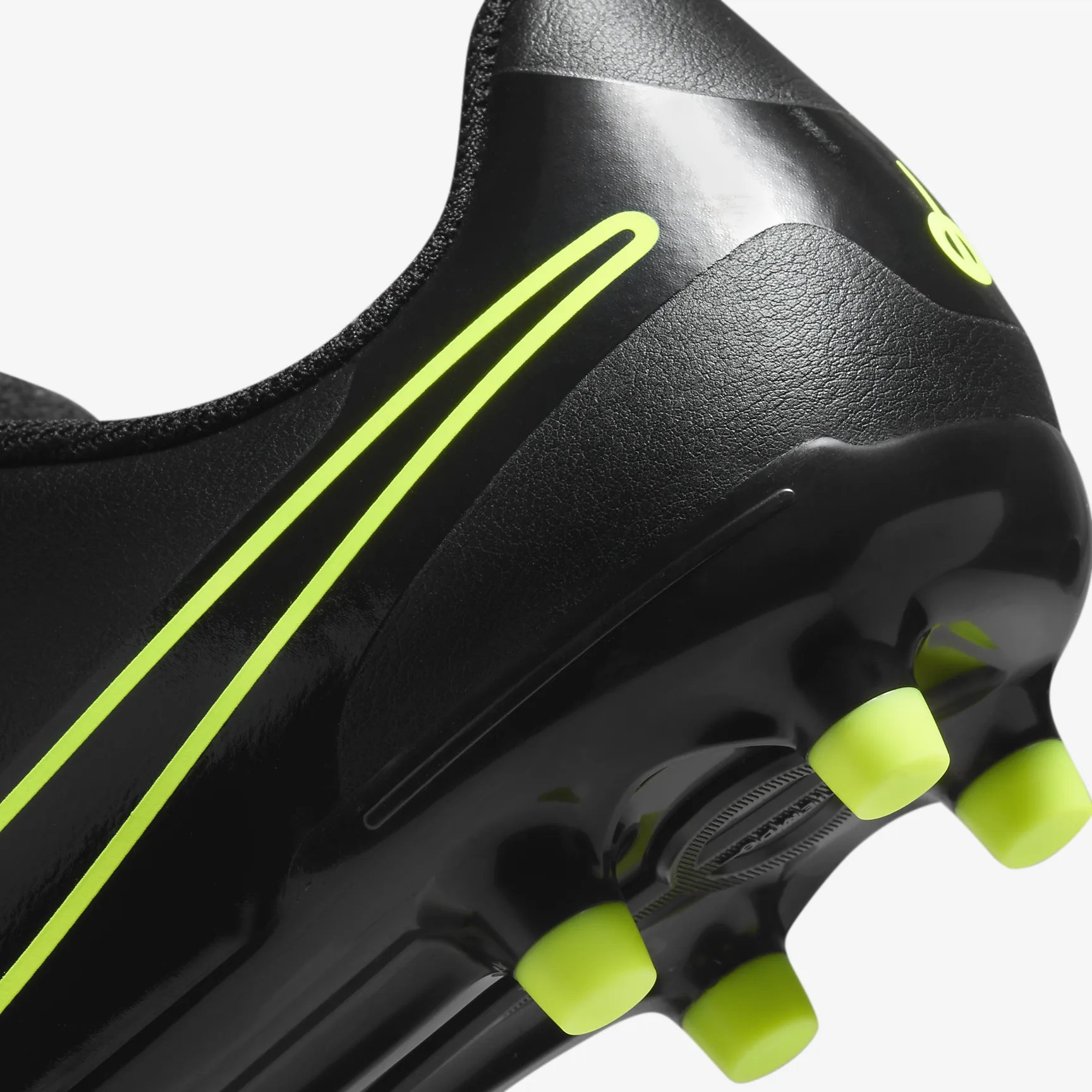 Nike Jr. Tiempo Legend 10 Club Little/Big Kids' Multi-Ground Low-Top Soccer Cleats