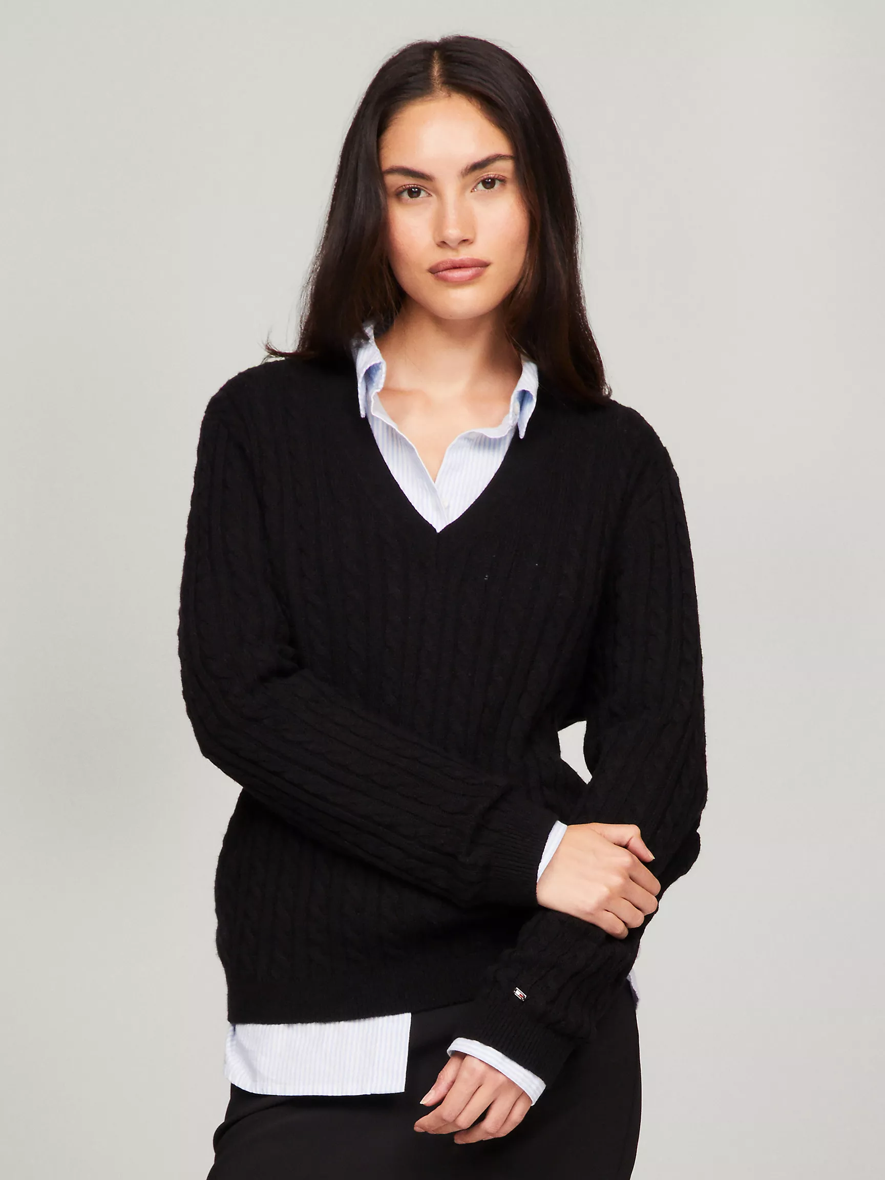 Женский свитер Tommy Hilfiger, Вязаный свитер с V-образным вырезом из шерстяной смеси с узором "косы"