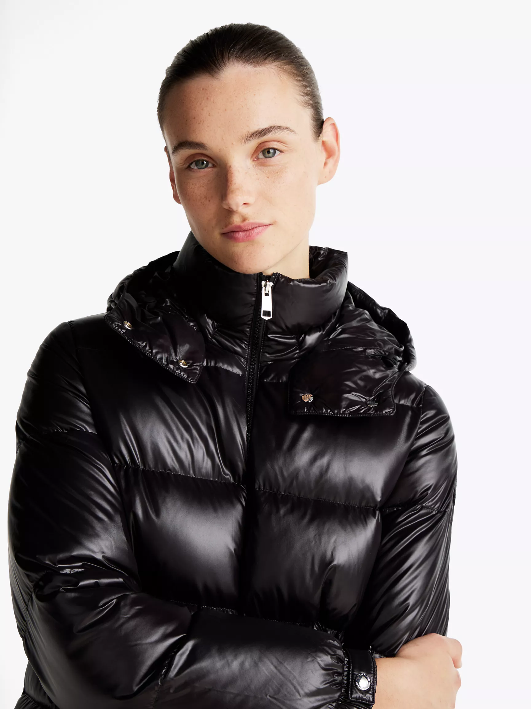 Женское пальто Tommy Hilfiger, Глянцевый пуховик с капюшоном