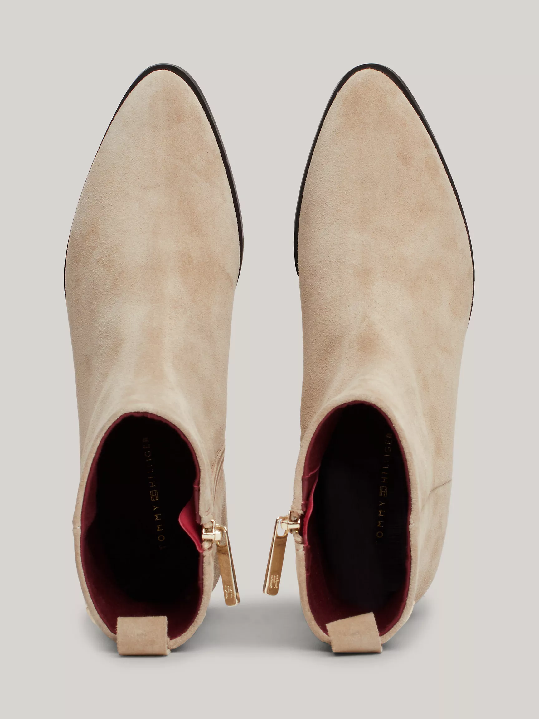 Женские ботинки Tommy Hilfiger, Замшевые ковбойские ботильоны с монограммой